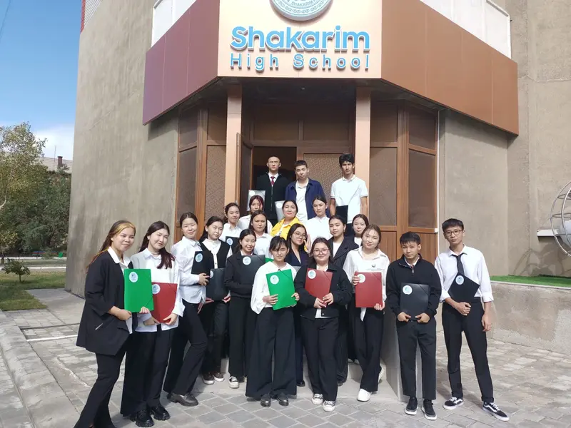 Өз мүмкіндігіңізді жіберіп алмай, үздік, дарынды оқушылардың қатарында білім алыңыз!