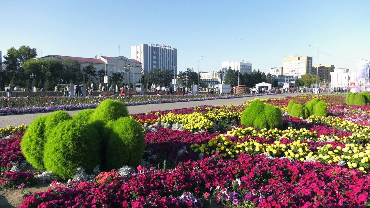 Поздравление ректора Shakarim University Думана Орынбекова с Днем города Семей