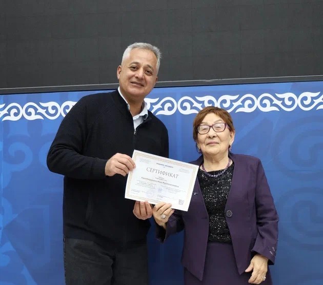 Сексен бесінде сертификат алған ұстаз