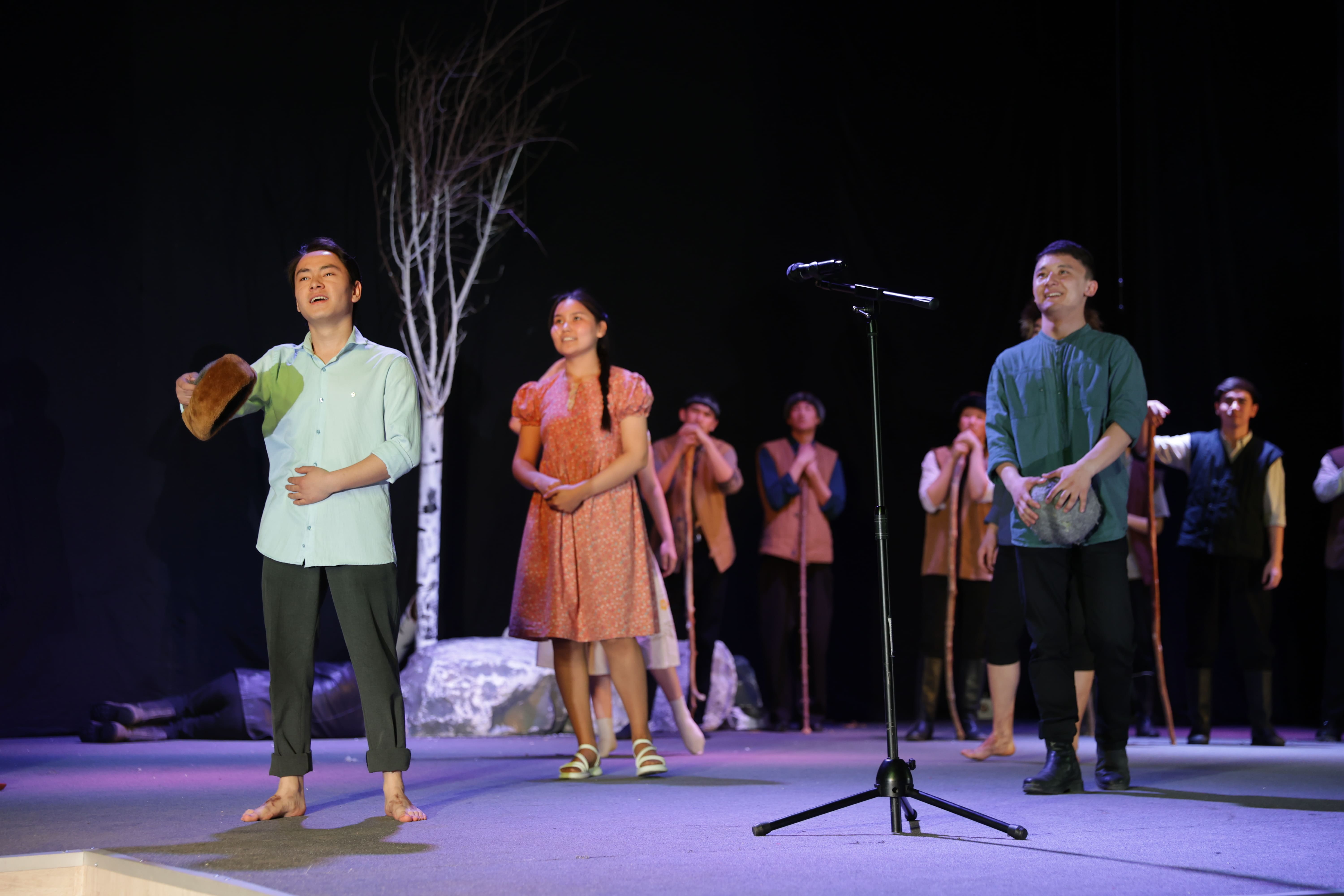 撕心裂肺的歌，舞台上的感觉