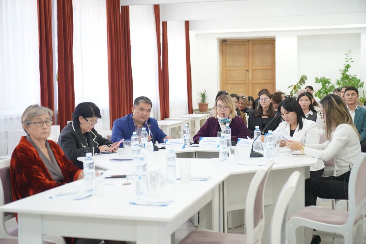 ШЫҒАРМАШЫЛЫҚ БАҒЫТТАҒЫ МАМАНДЫҚТАРДЫҢ БҮГІНІ МЕН КЕЛЕШЕГІ  