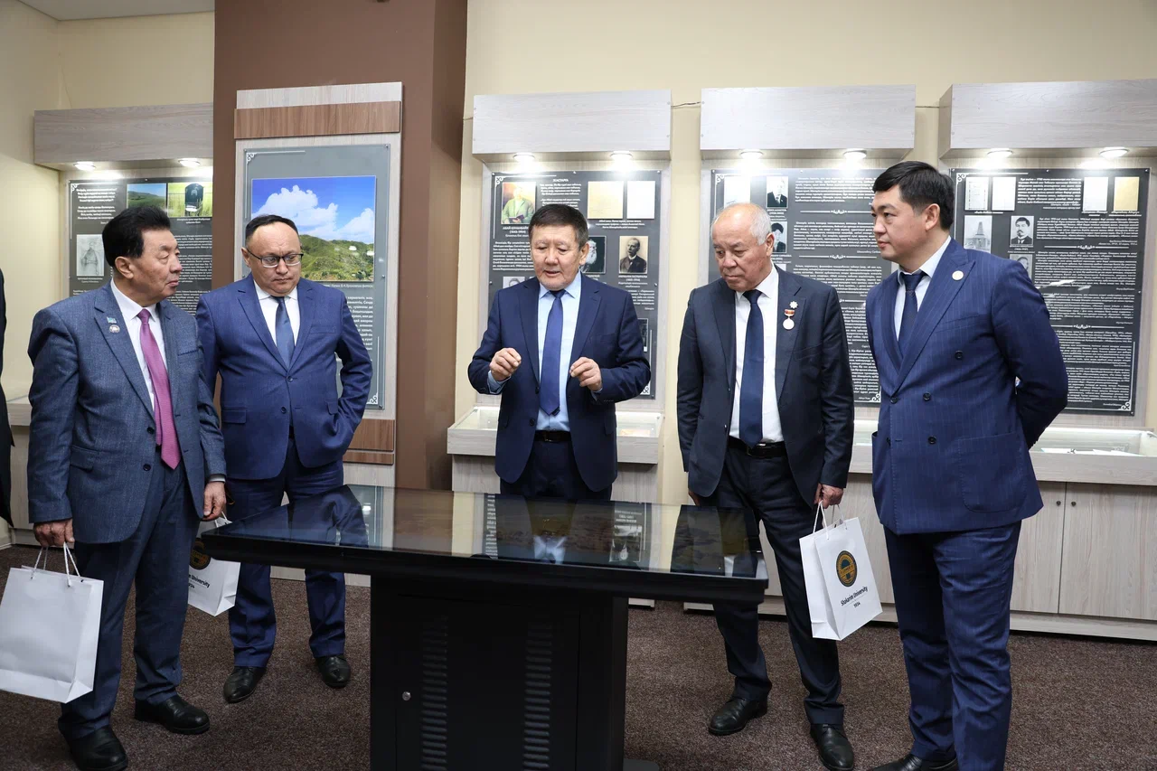 ЗНАМЕНИТЫЕ УЧЕНЫЕ – В МУЗЕЕ ШАКАРИМА