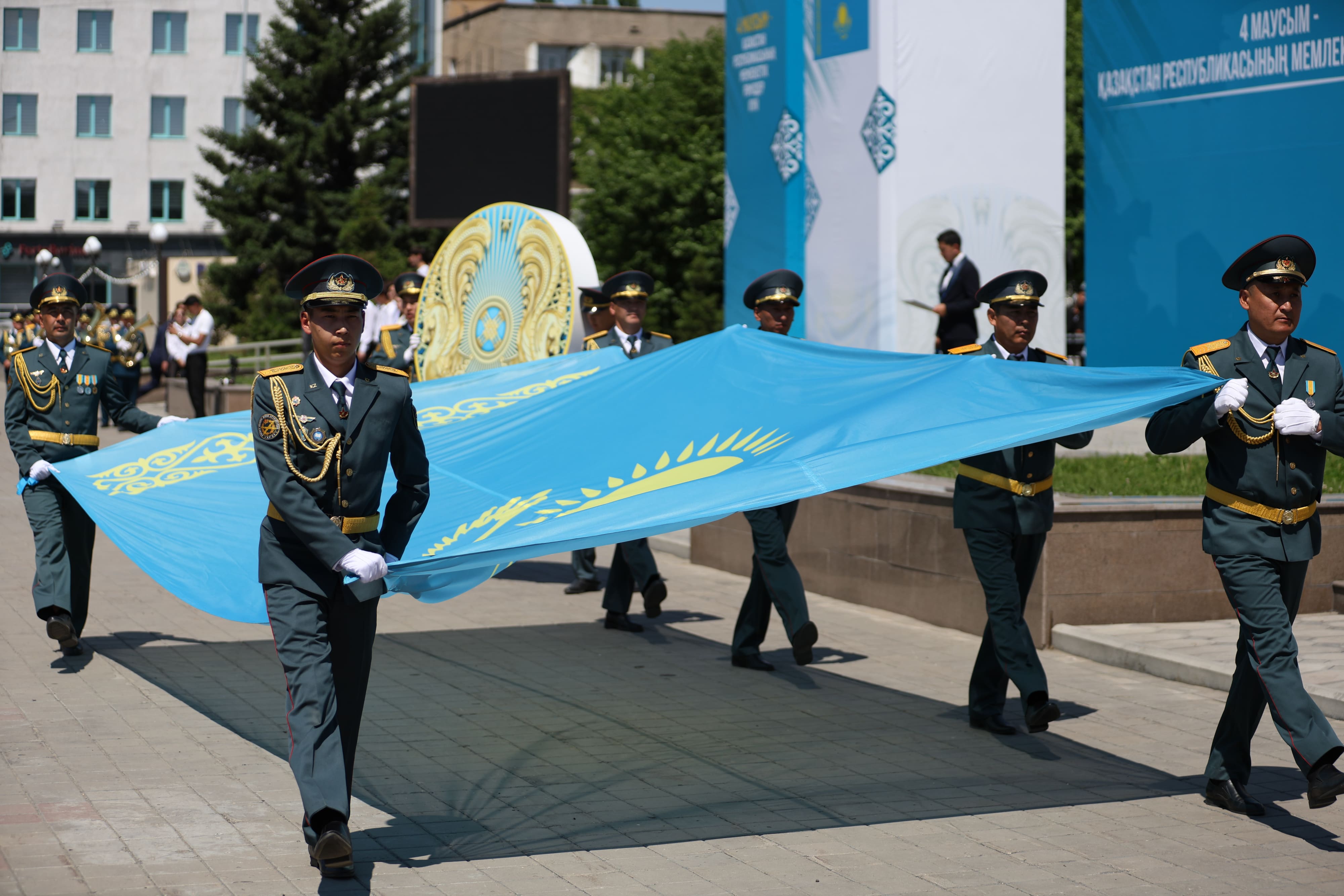 Государственные символы – железный столп независимости