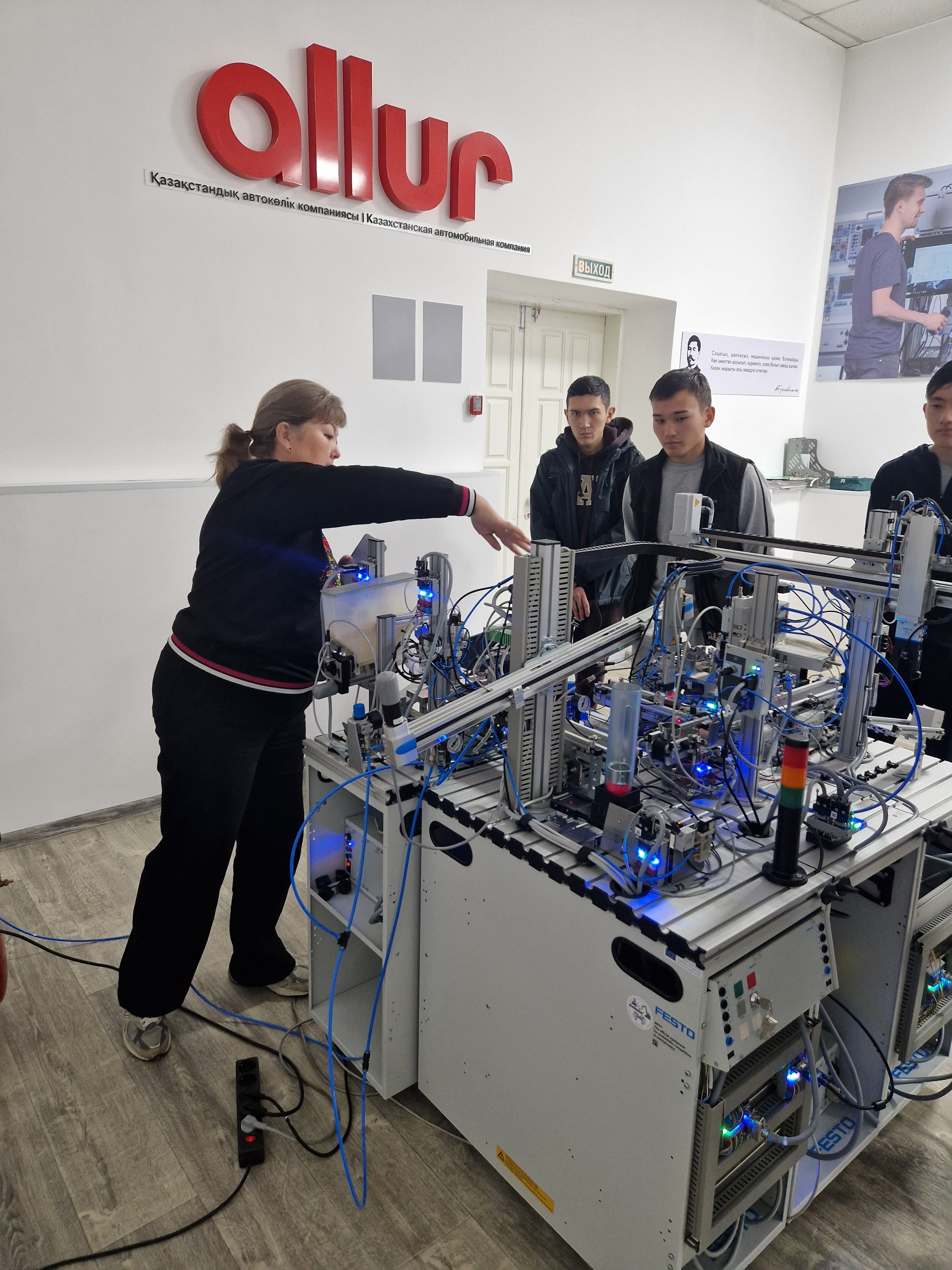 СТУДЕНТЫ SHAKARIM UNIVERSITY В АВТОМОБИЛЬНОЙ КОМПАНИИ «ALLUR»