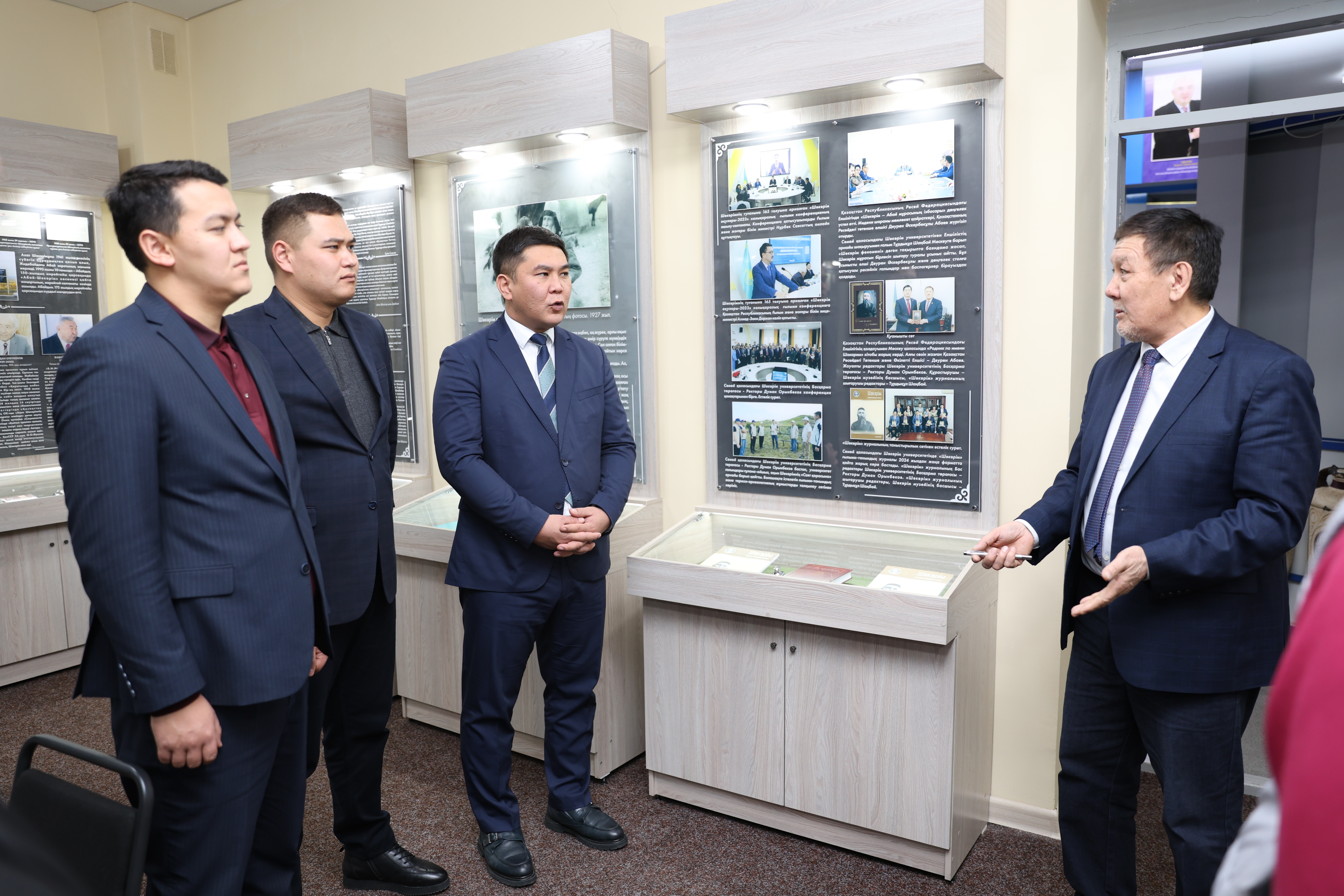 ДЕЛЕГАЦИЯ ИЗ ТУРКЕСТАНА – В УНИВЕРСИТЕТЕ ИМЕНИ ШАКАРИМА