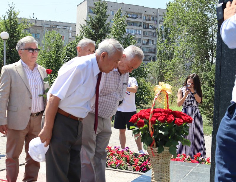 Сегодня - день рождения Шакарима Кудайбердиева