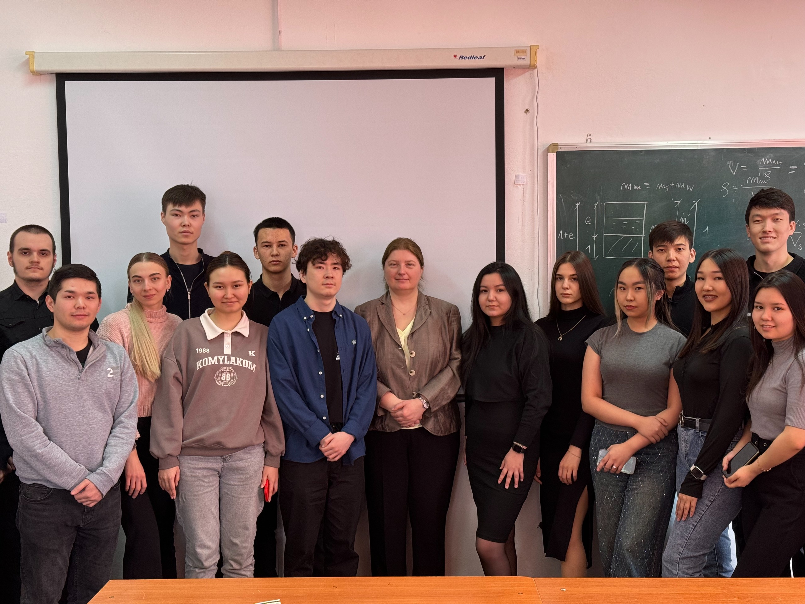 ПРОФЕССОР ВАРШАВСКОГО ПОЛИТЕХНИЧЕСКОГО УНИВЕРСИТЕТА ЧИТАЕТ ЛЕКЦИИ