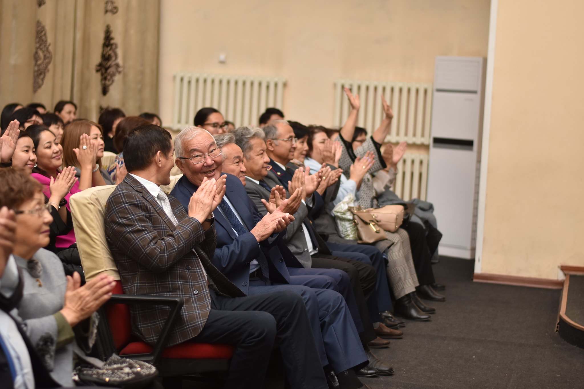 В УНИВЕРСИТЕТЕ ШАКАРИМ ОТПРАЗДНОВАЛИ ДЕНЬ УЧИТЕЛЯ