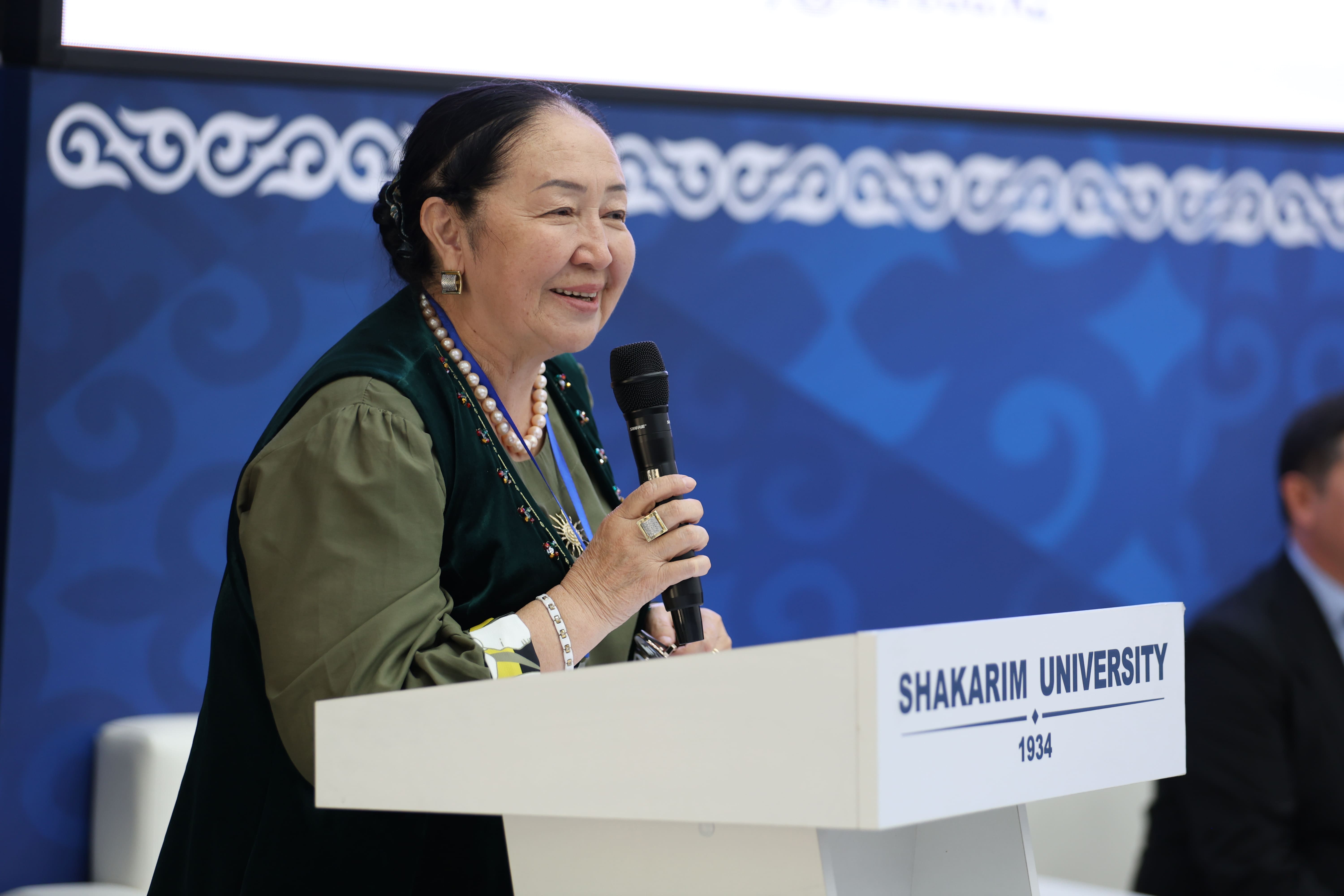 Гултас Курманбай, профессор, доктор педагогических наук, абаевед: Абай  - мыслитель, говорящий на языке XXI века