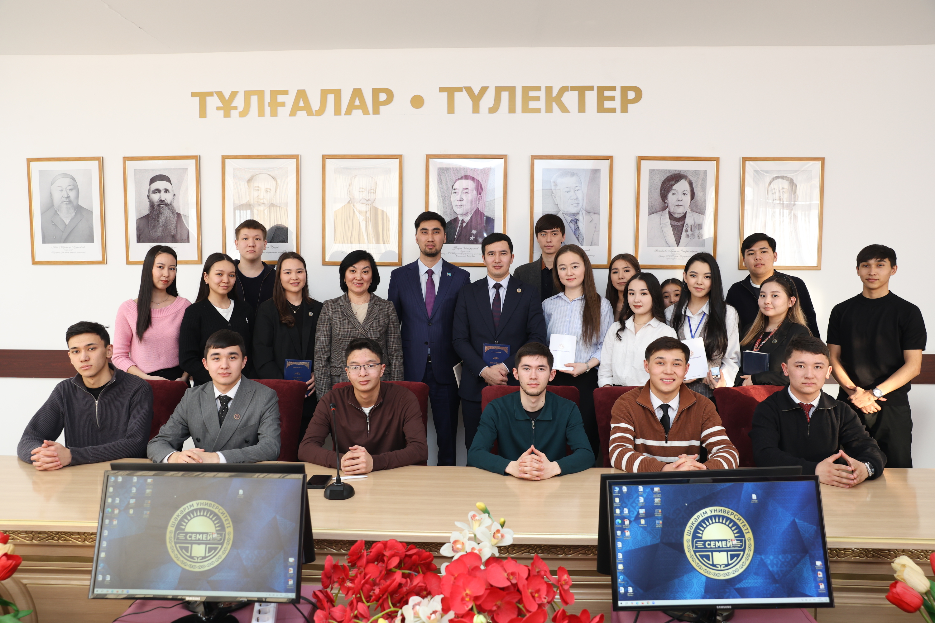 УВАЖЕНИЕ К СИМВОЛАМ – СВЯЩЕННЫЙ ДОЛГ