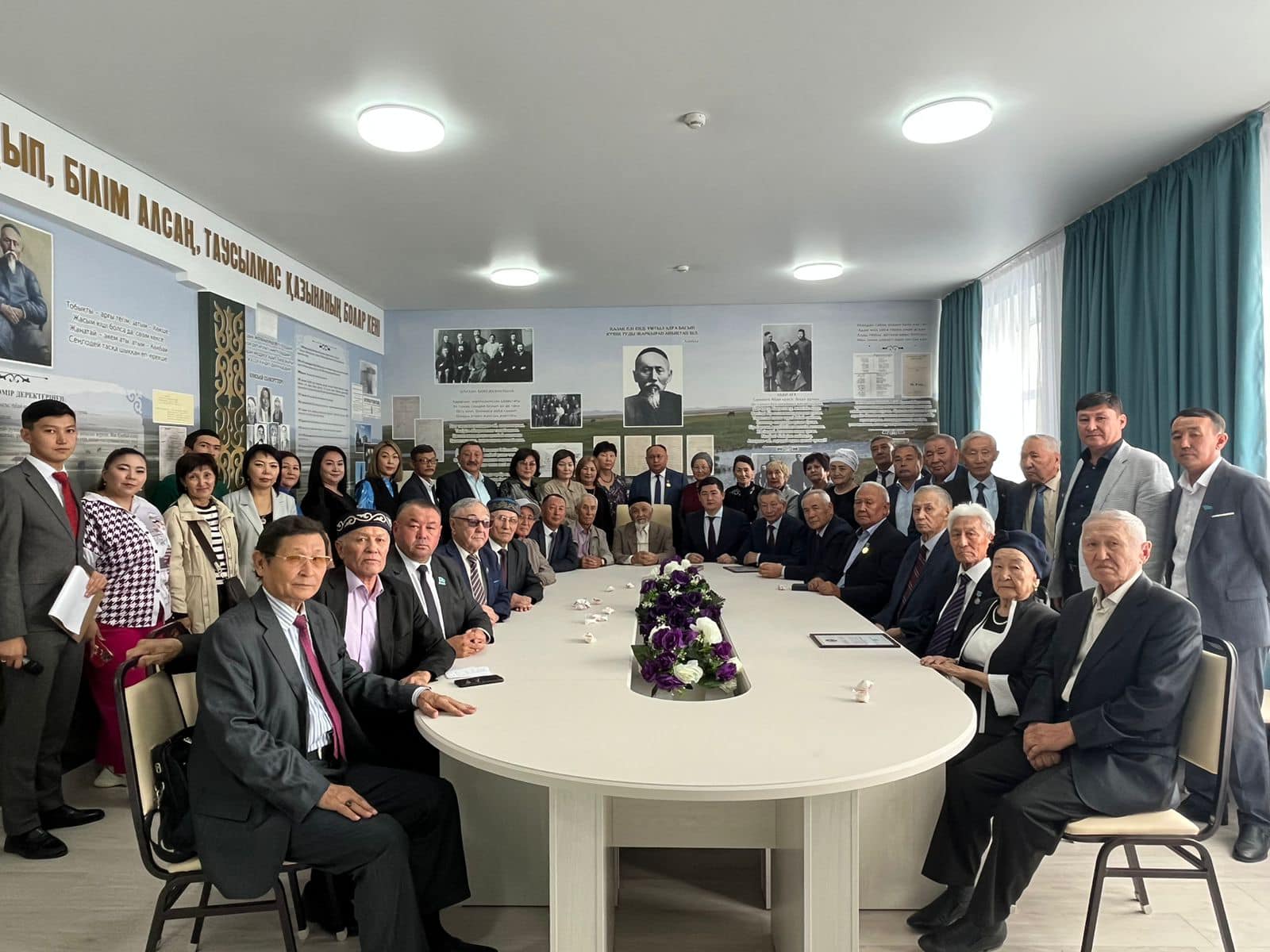 ШӘКӘРІМ ШАҢЫРАҒЫНДА АБАЙДЫҢ АҚЫНДЫҚ МЕКТЕБІ ДӘРІСХАНАСЫ АШЫЛДЫ