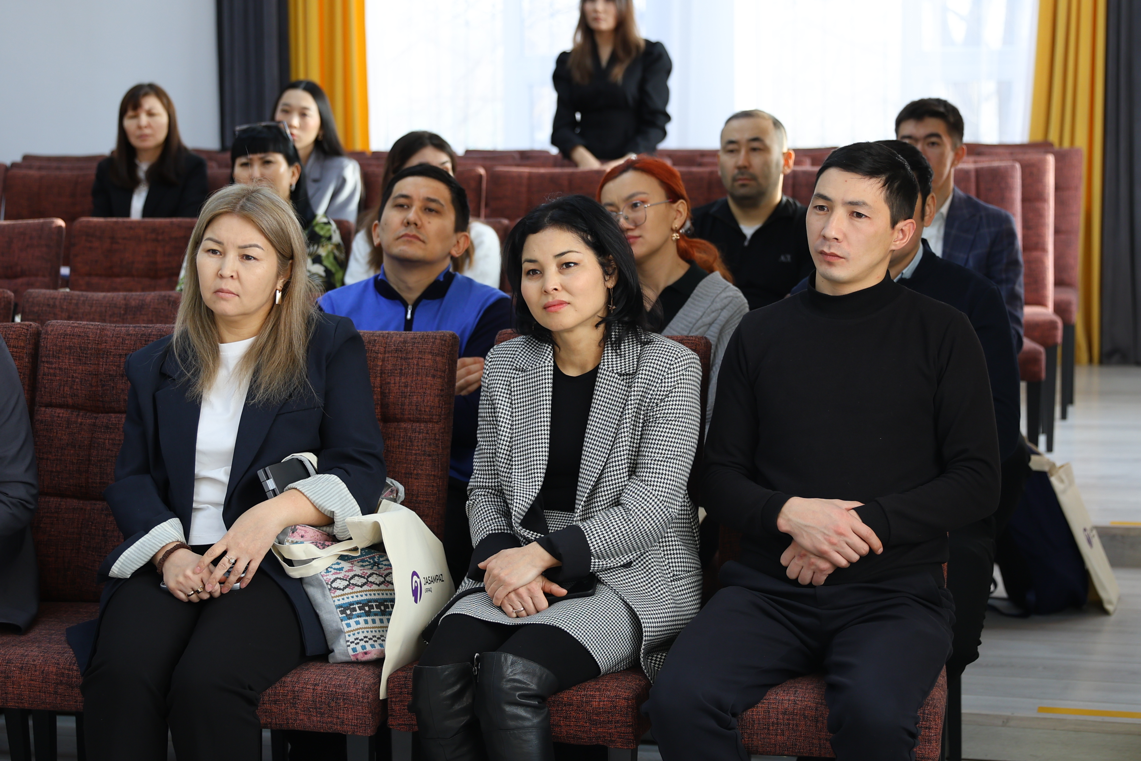 A training session on FIRST international robotics programs has started at Shakarim University