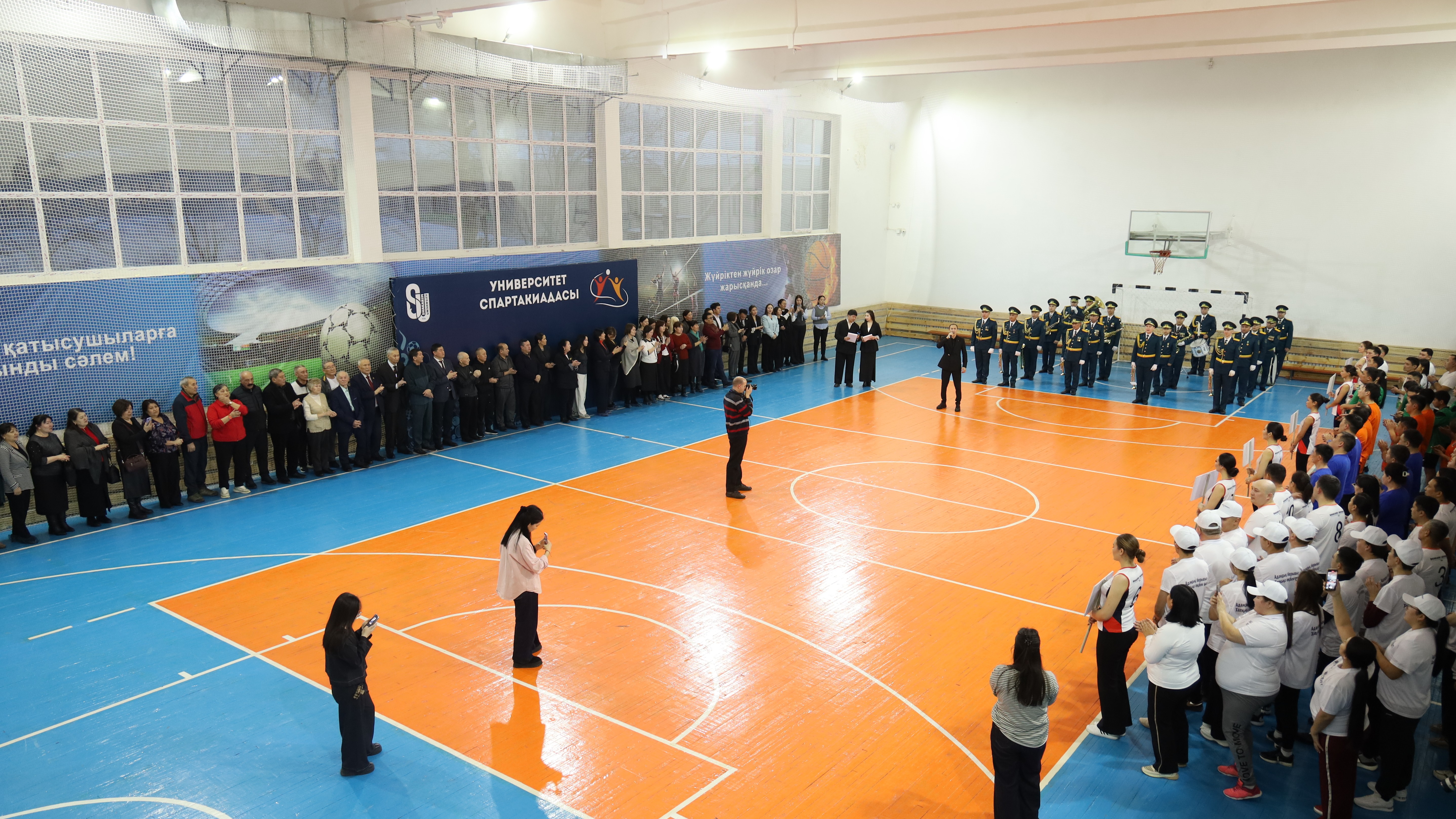 Традиционная спартакиада. Обновлённый бассейн. Новый импульс.