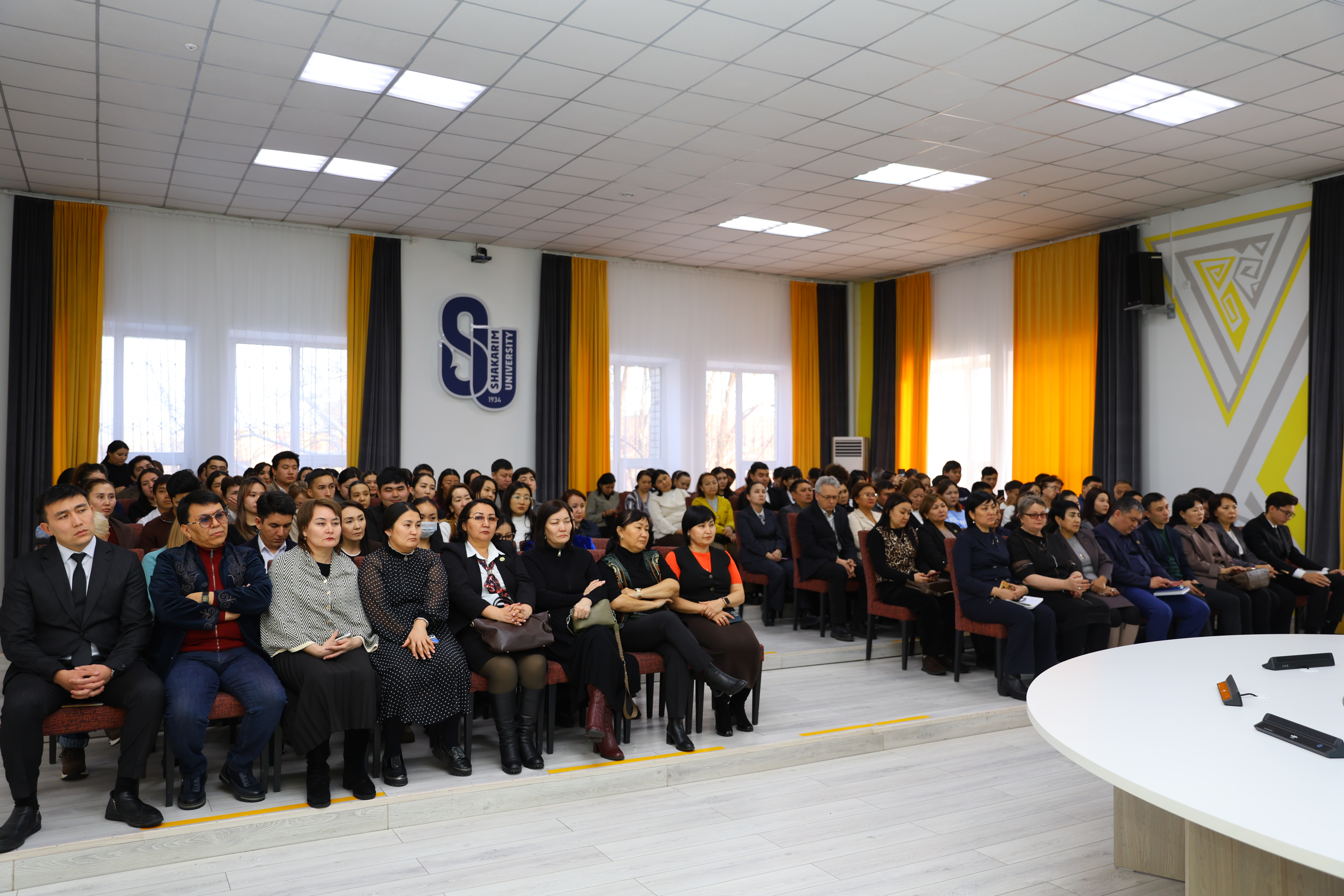 介绍了“Amanat”党的区域倡议