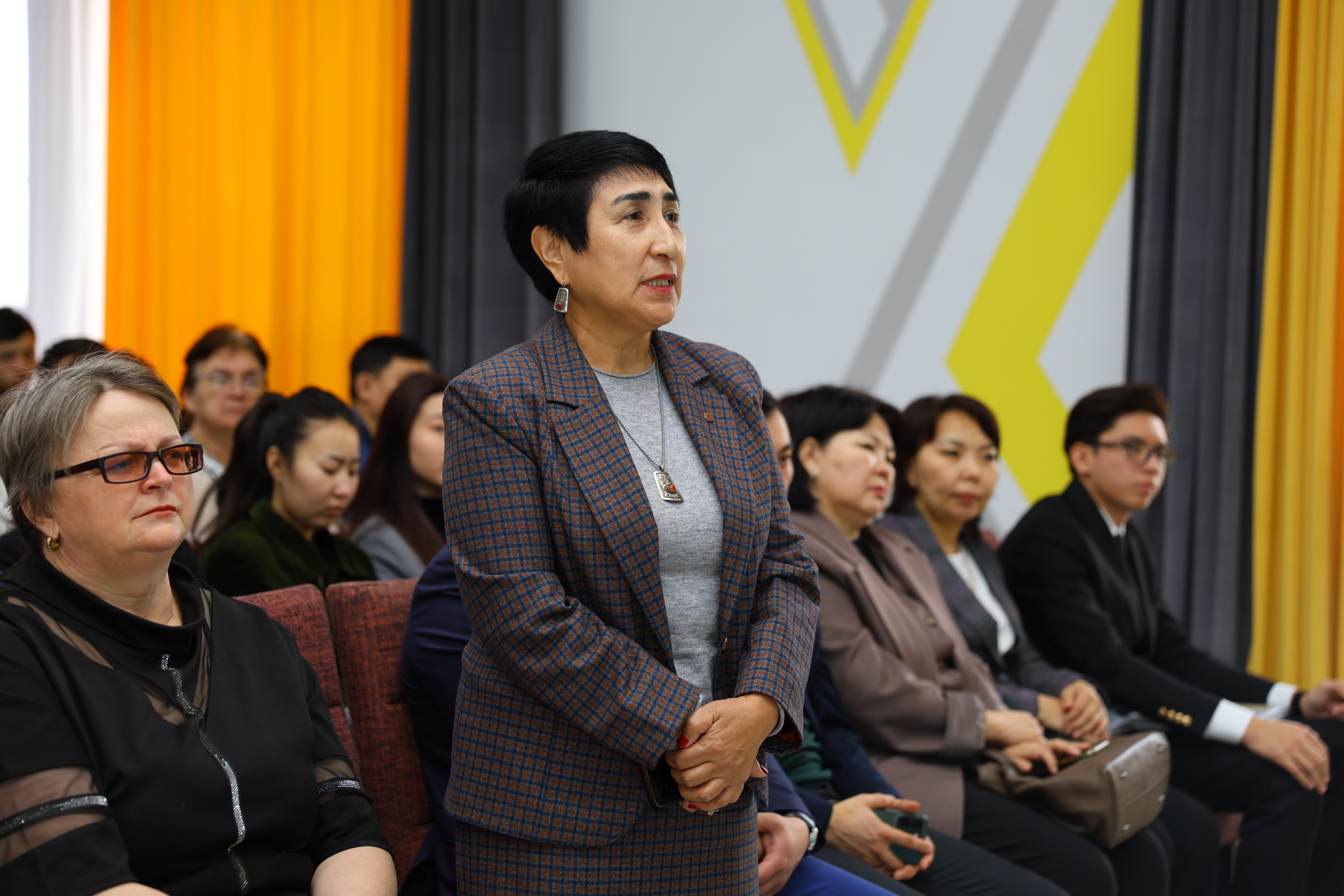 介绍了“Amanat”党的区域倡议