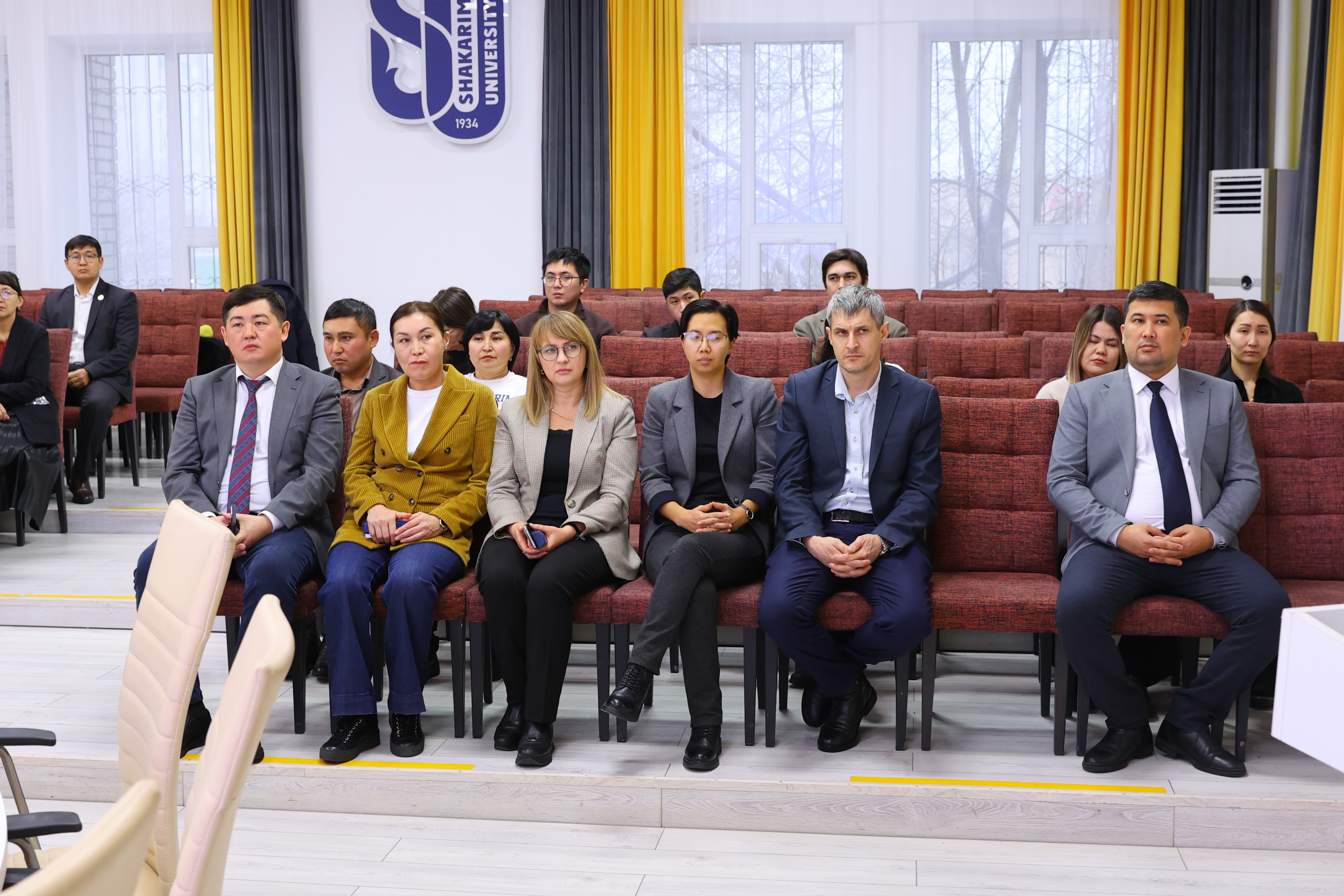 Ғылыми жобаларға өтінім берудің әдістемелік негіздері талқыланды