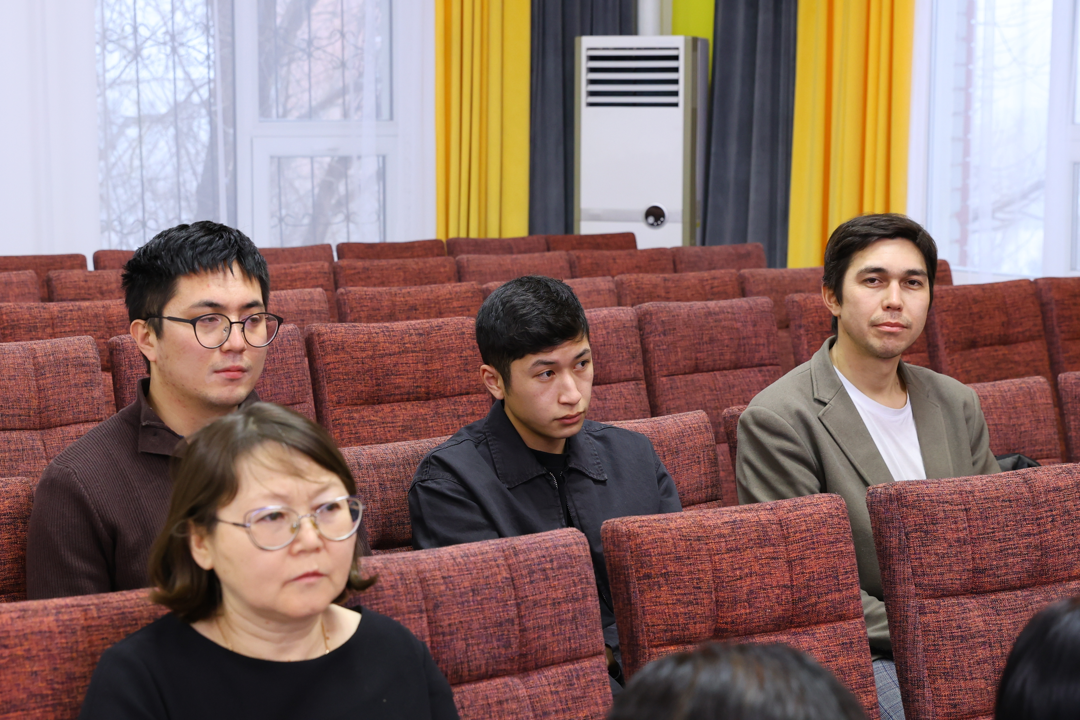 Ғылыми жобаларға өтінім берудің әдістемелік негіздері талқыланды