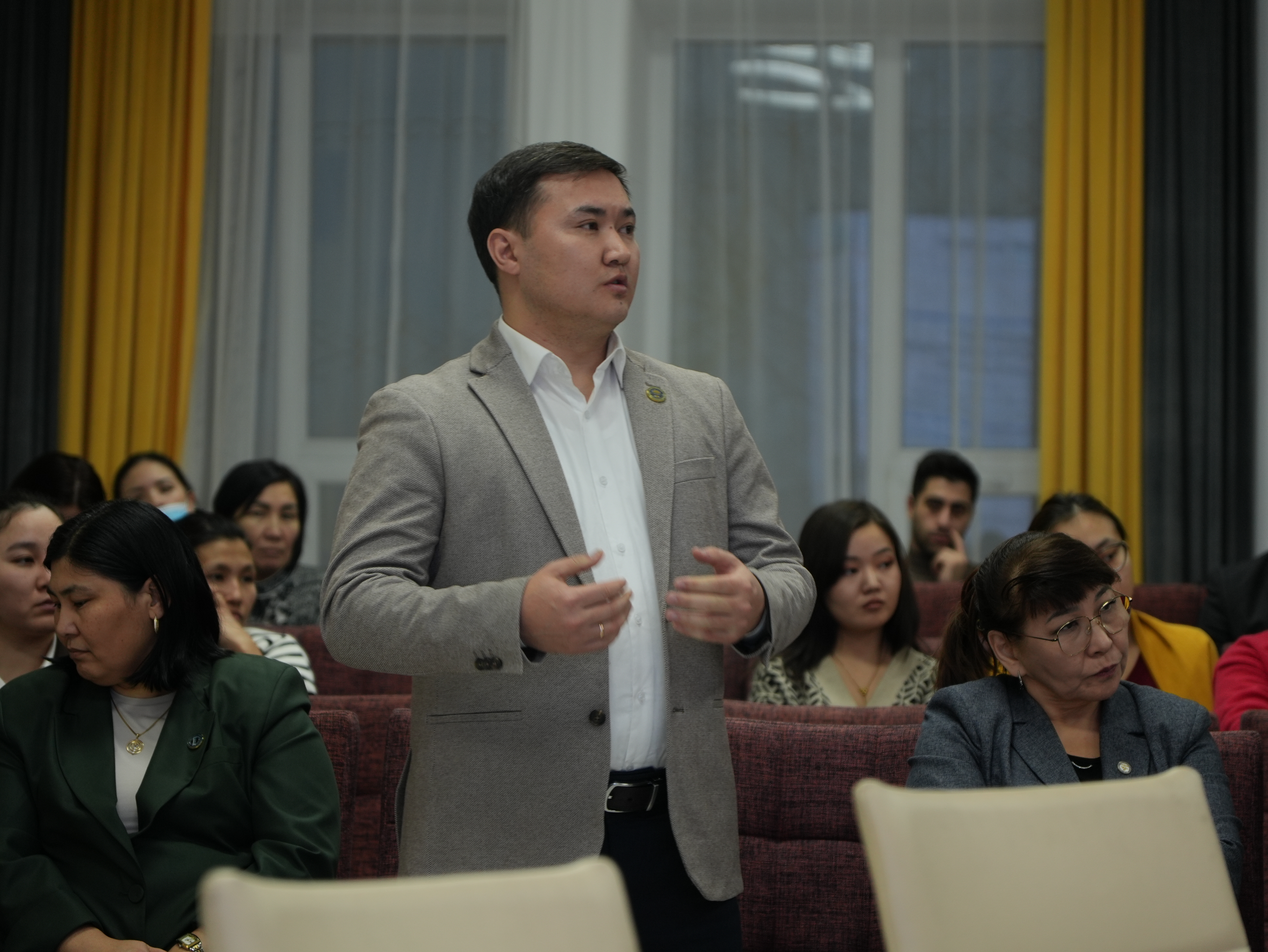 Ғылыми жобаларға өтінім берудің әдістемелік негіздері талқыланды