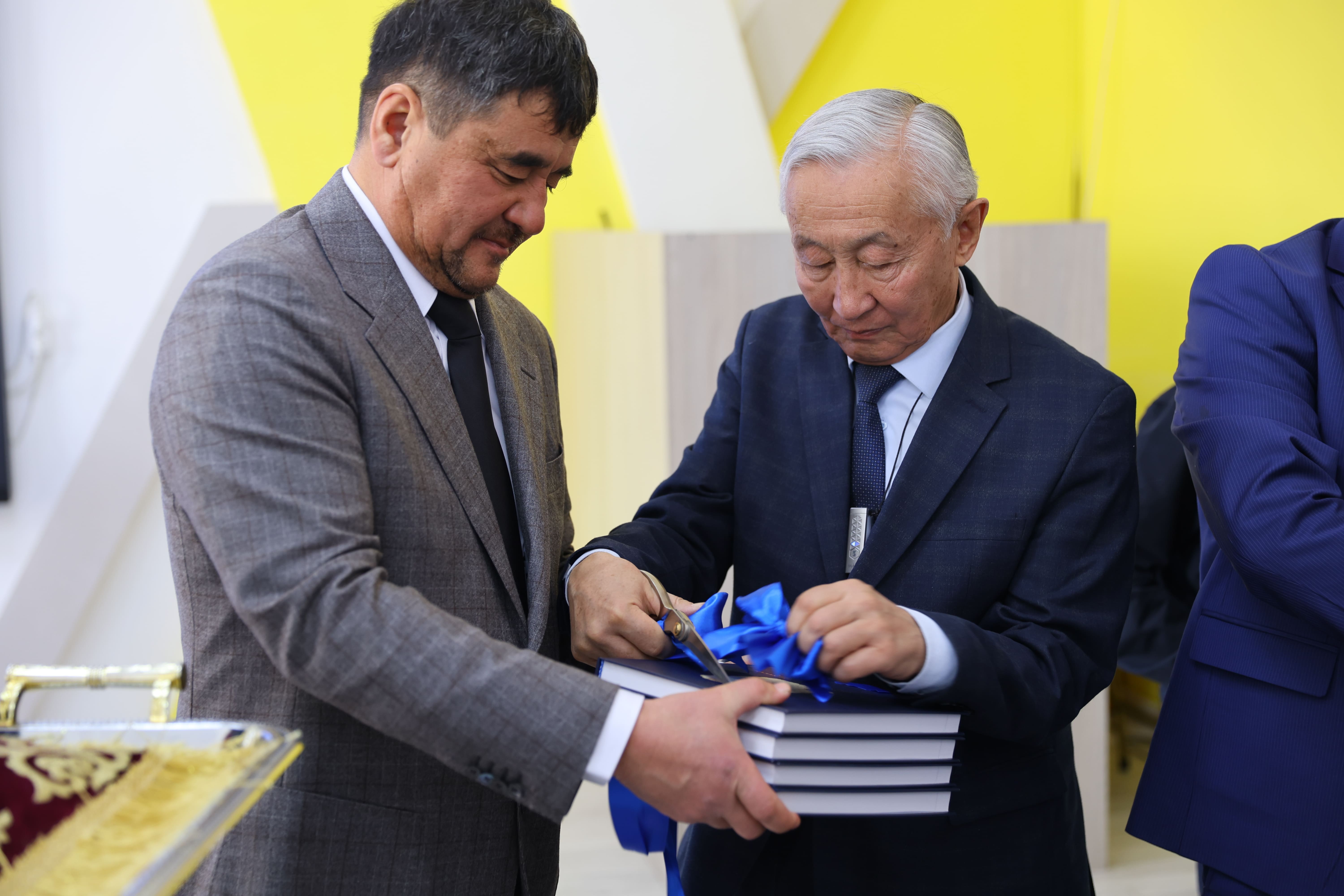 Shakarim University hosted a republican scientific conference “Historical and archaeological heritage of the Abay region: results of first research”