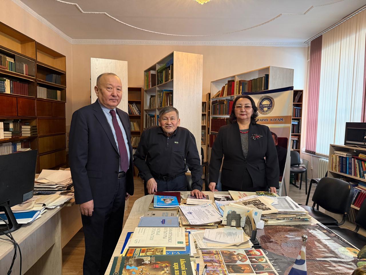 Бақыт Еженхан: «Қытай мұрағатында қазақ жеріне қатысты мыңдаған құжаттар бар»