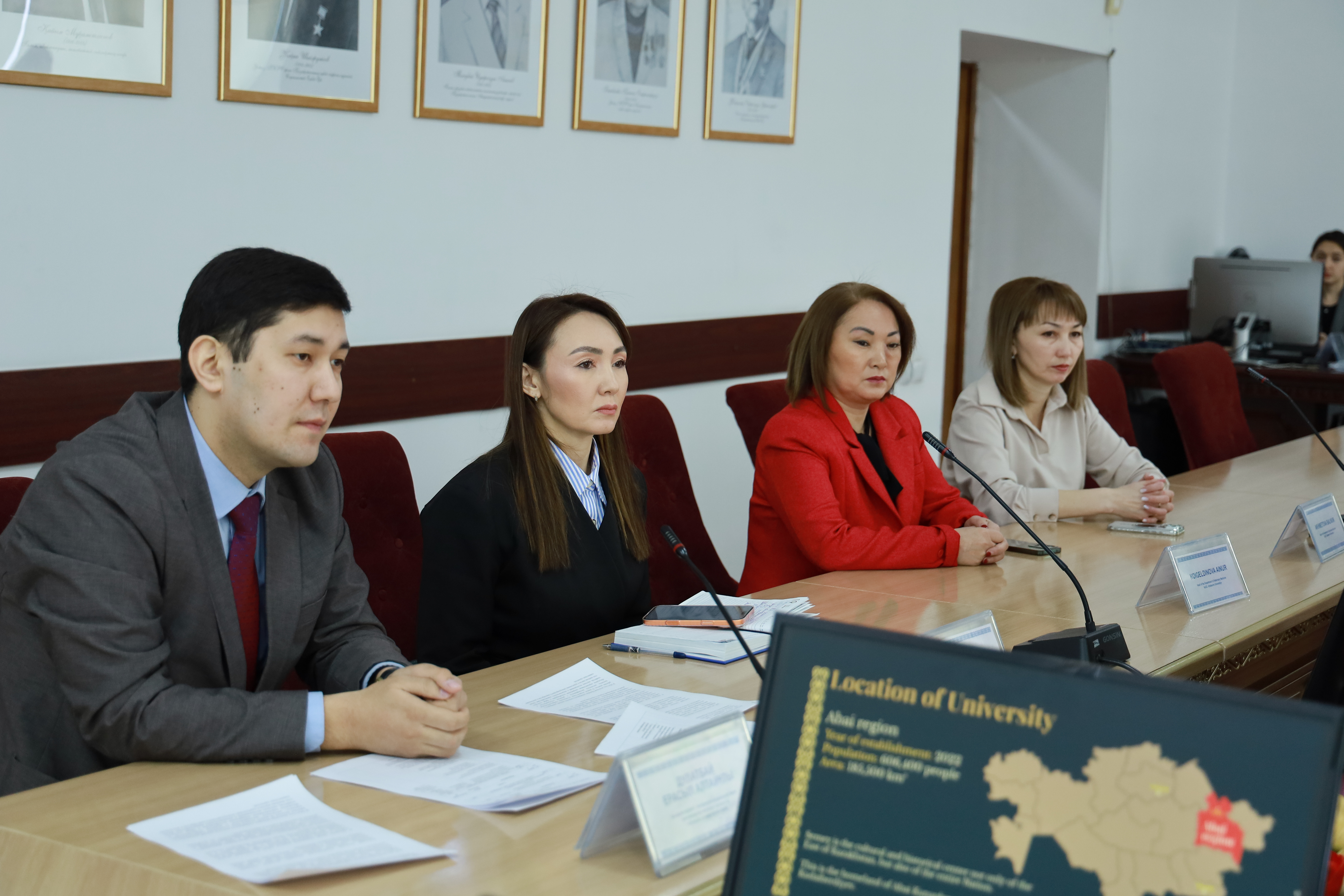 Самарқанд университетінің ғалымдары Шәкәрім төрінде