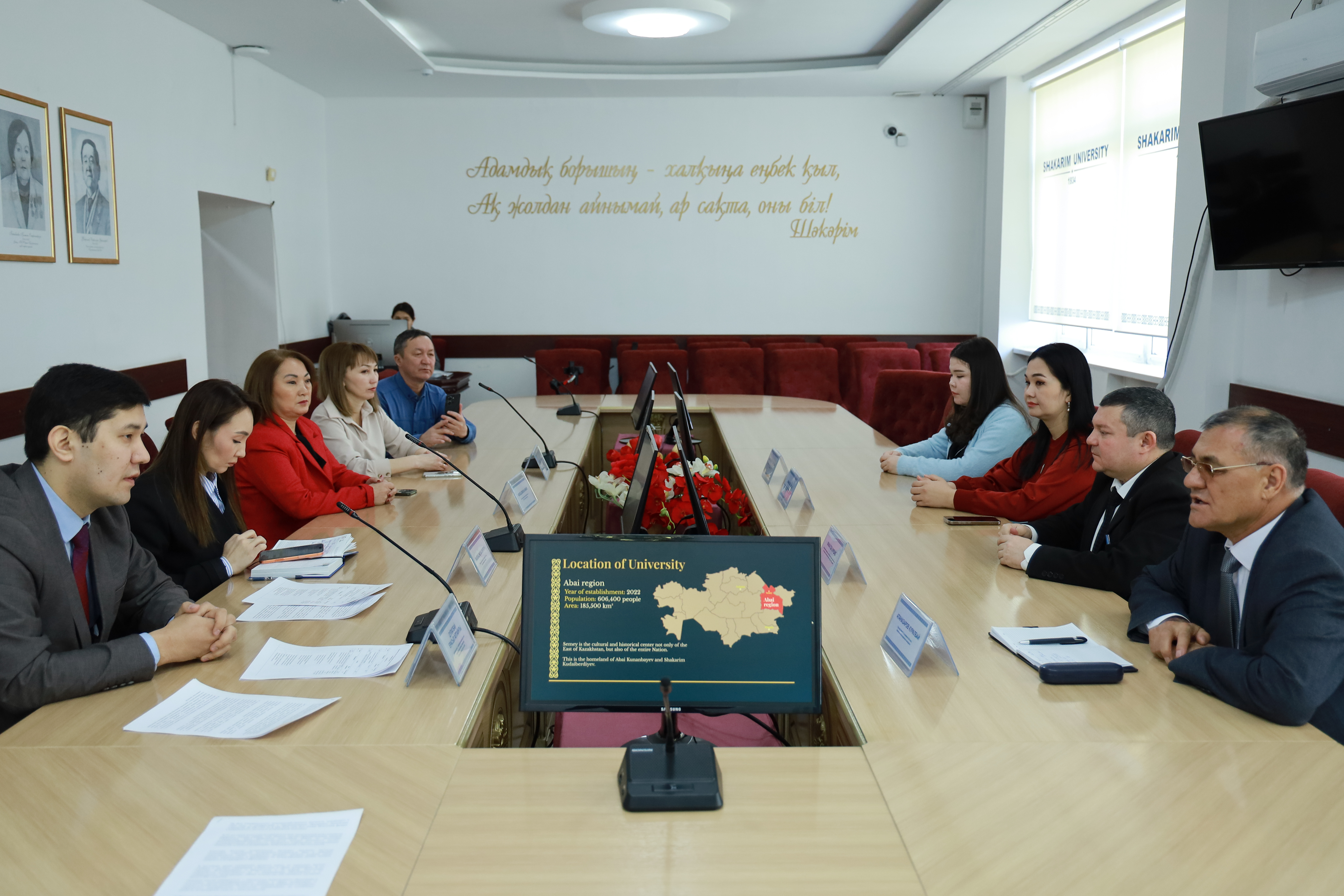 Самарқанд университетінің ғалымдары Шәкәрім төрінде