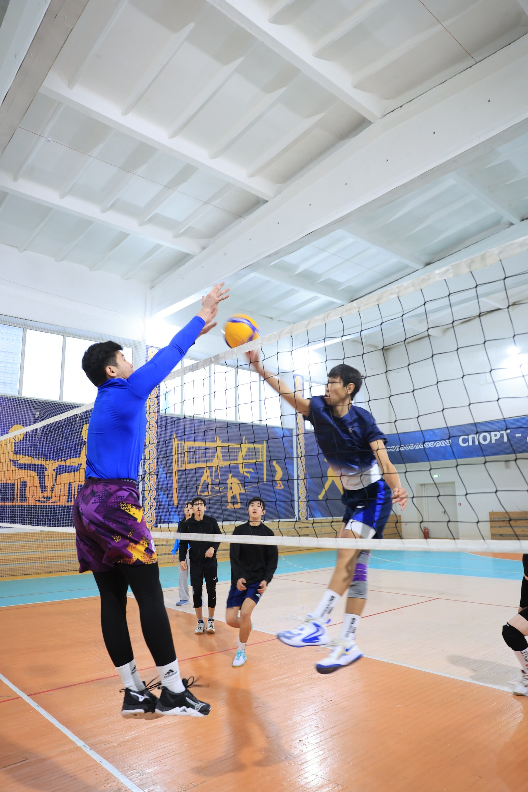 Первокурсники университета приняли участие в спортивном первенстве