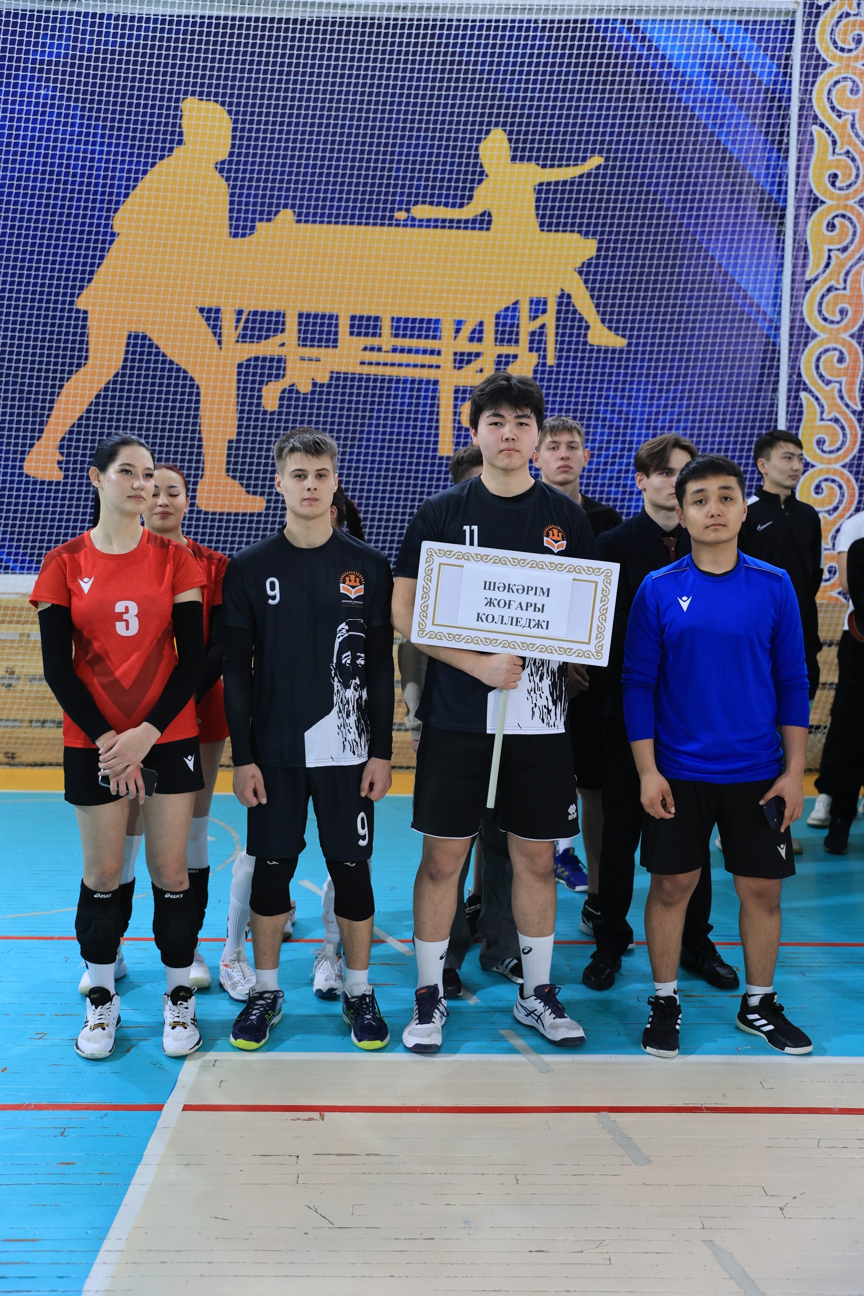 Первокурсники университета приняли участие в спортивном первенстве