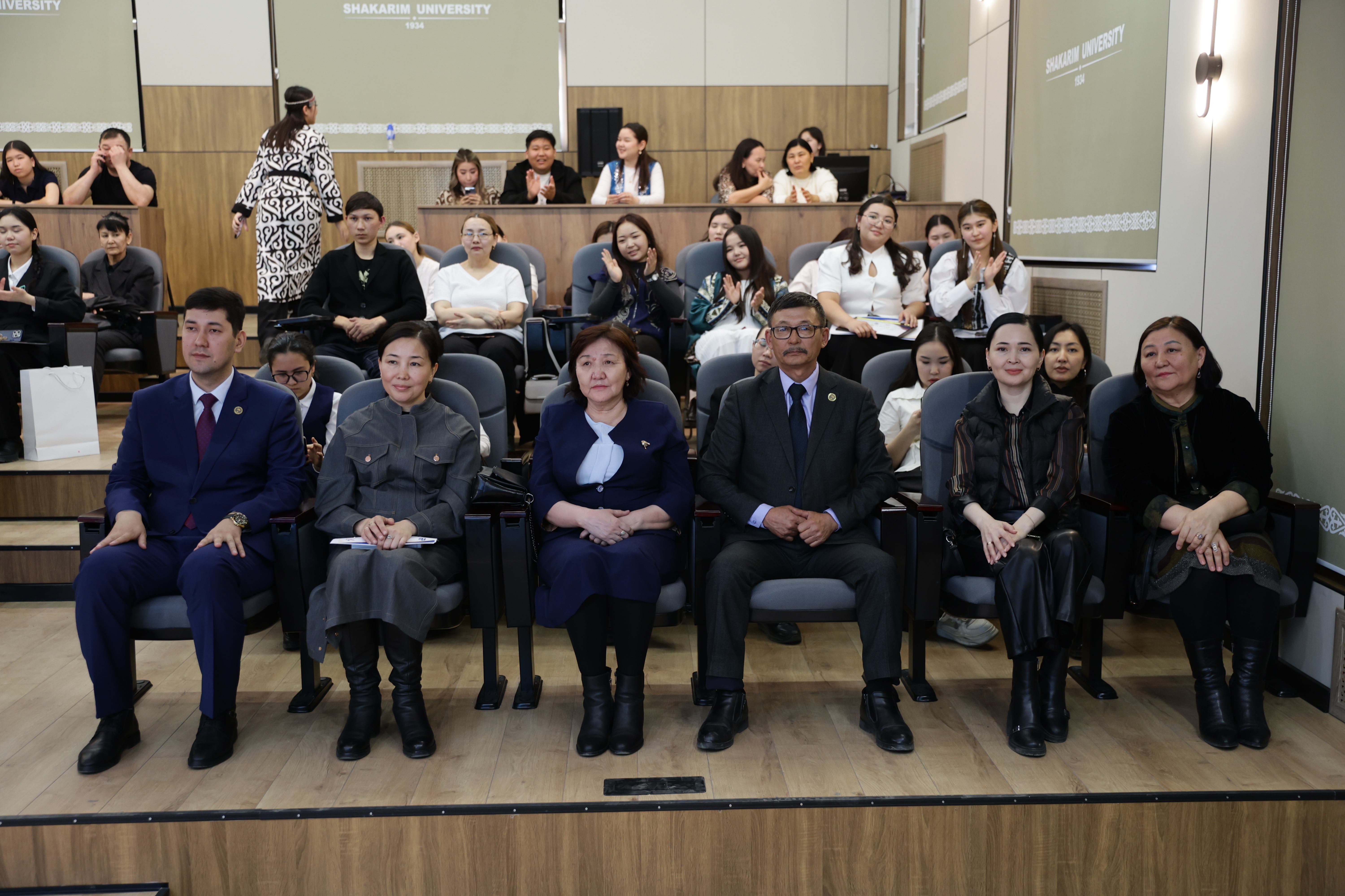 «Шәкәрім білім гранты» –  жас таланттарға жол ашқан дода