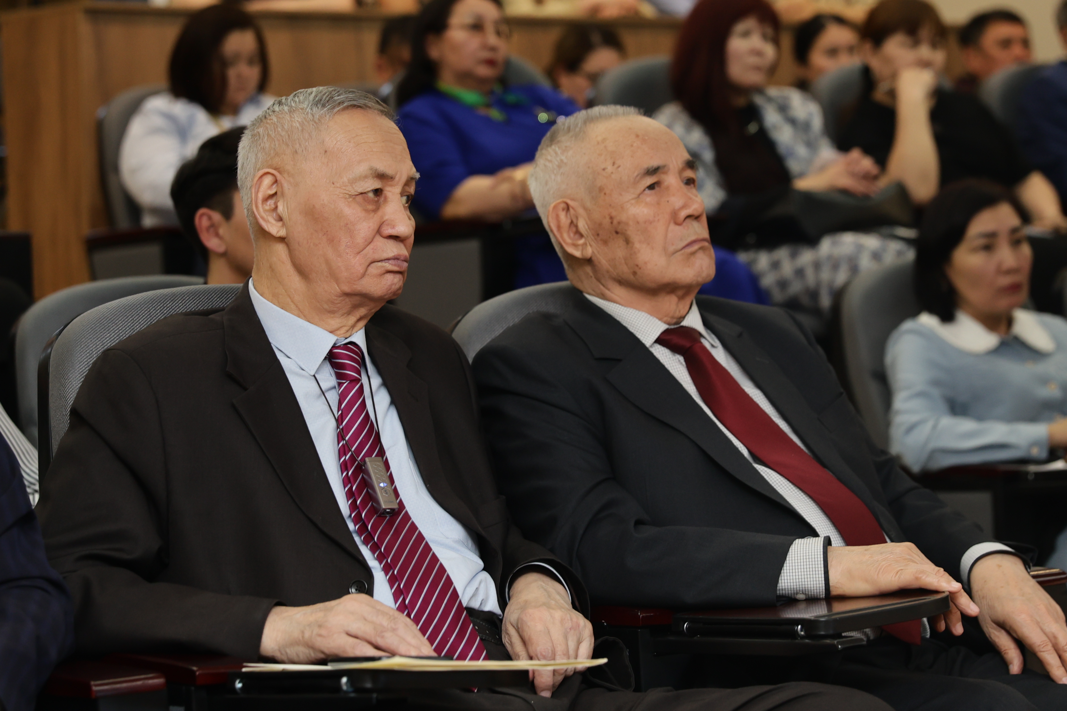 Ғылыми кеңесте маңызды мәселелер талқыланды