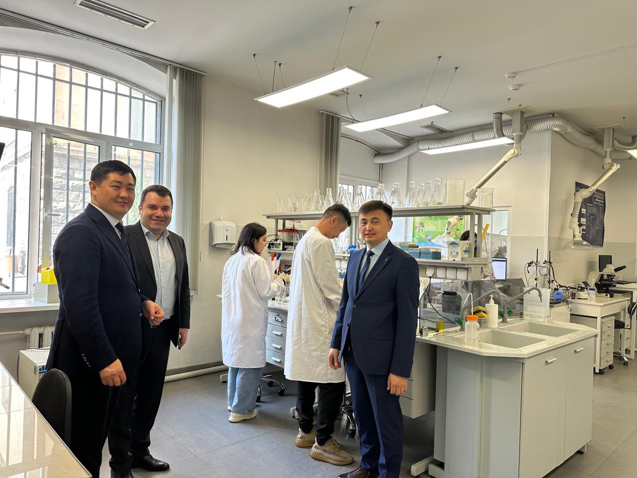      Халықаралық ғылыми серіктестік: жаңа ғылыми жобаға қол қойылды