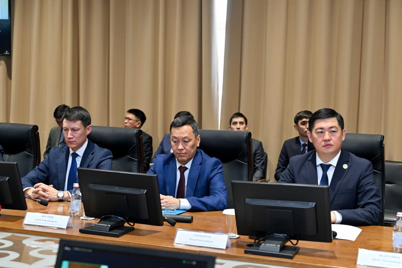 On the eve of the decade of science, the issue of assigning a new status to Kurchatov was discussed