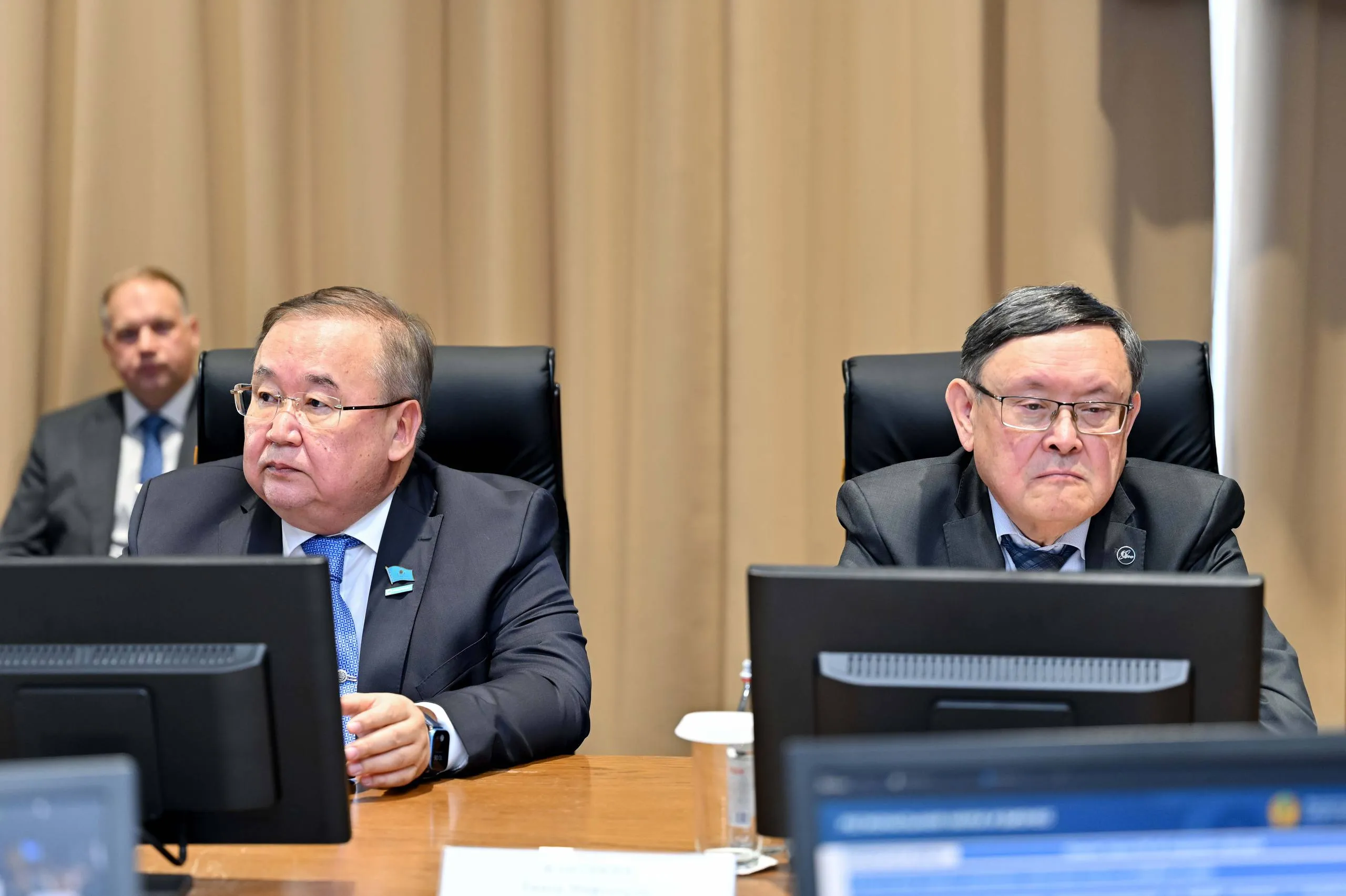 On the eve of the decade of science, the issue of assigning a new status to Kurchatov was discussed