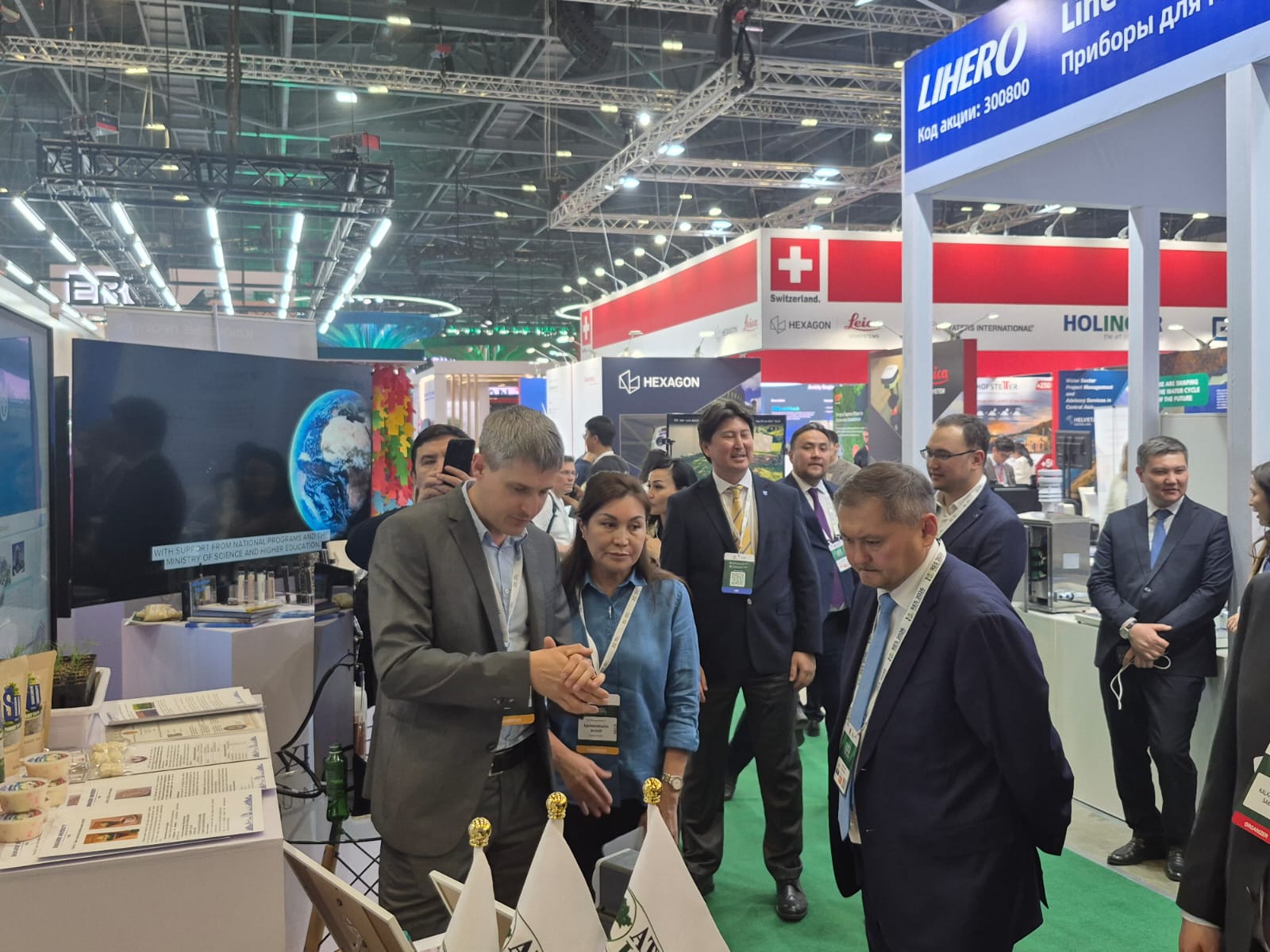 Shakarim University на международной экологической выставке саммита