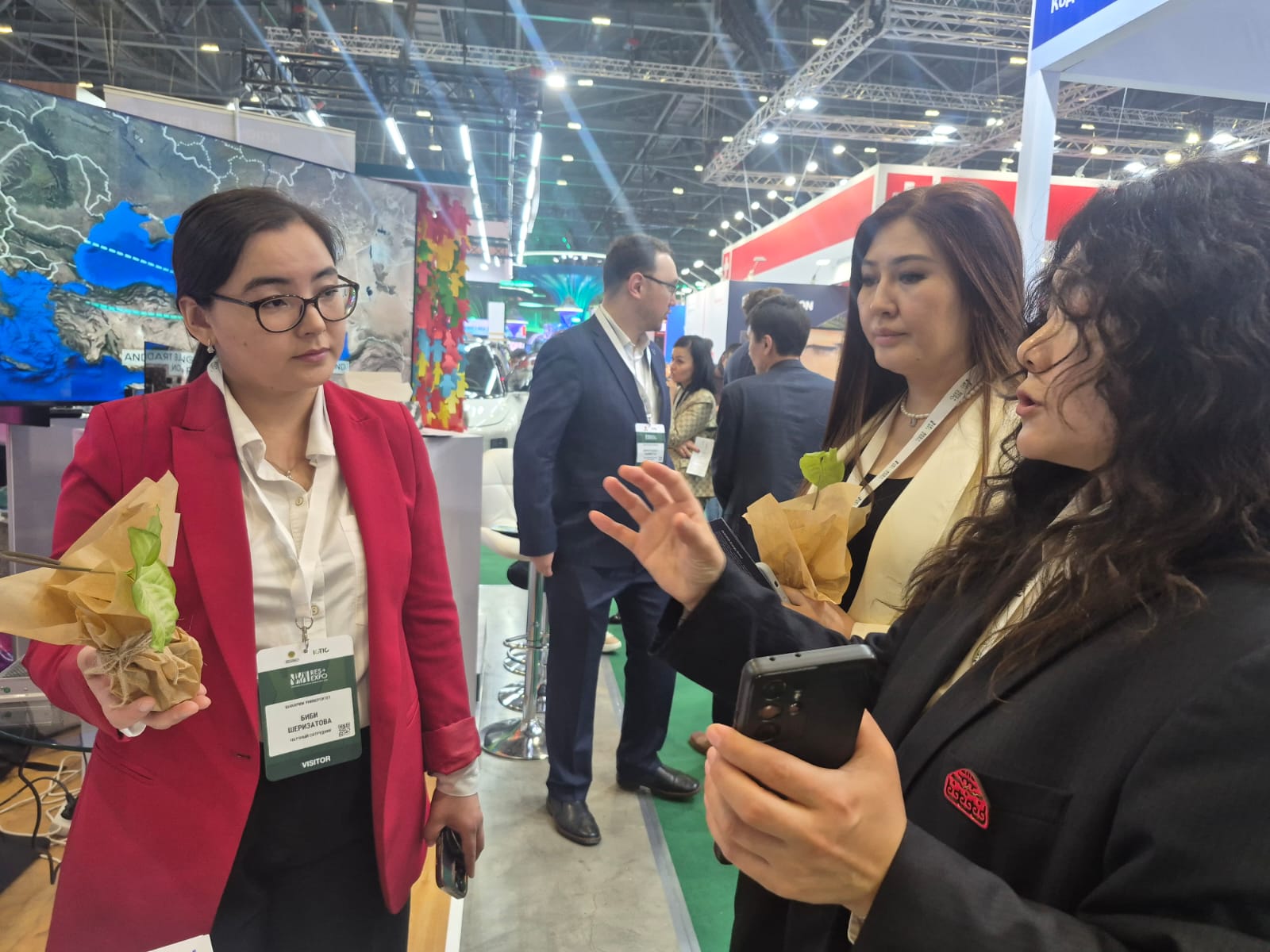 Shakarim University на международной экологической выставке саммита