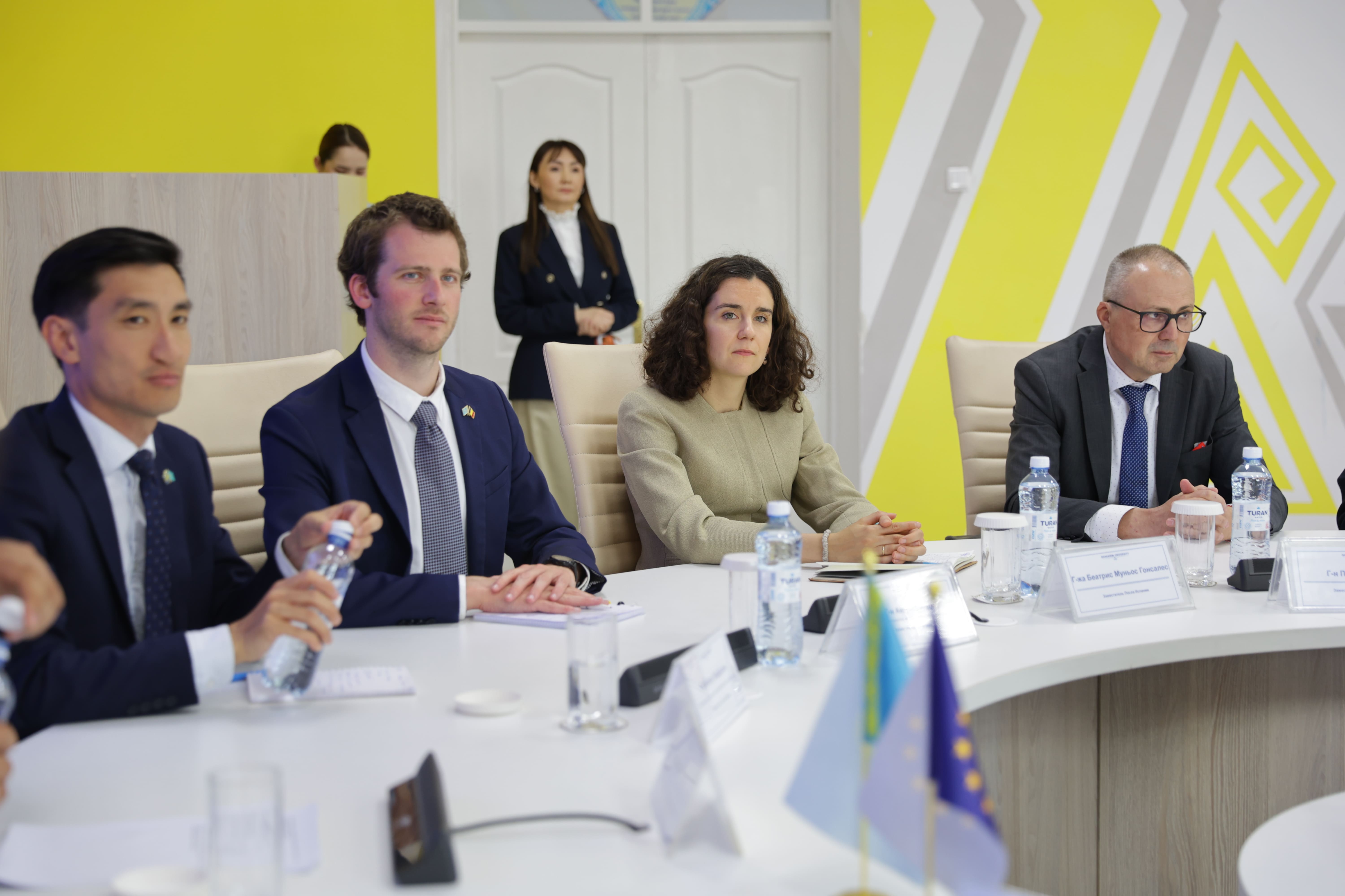 Жас ғалымдар мен еуропалық дипломаттар диалогы