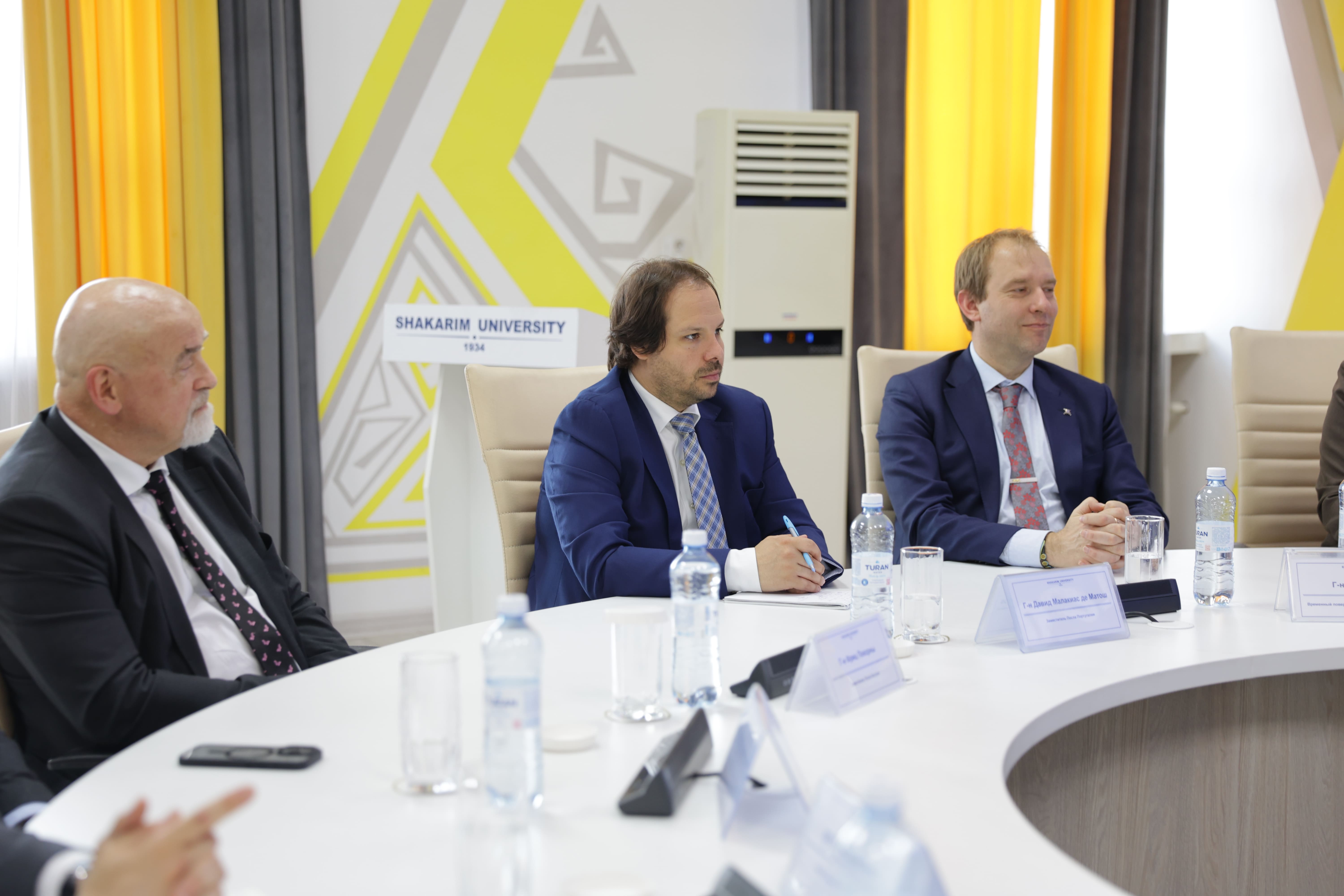 Жас ғалымдар мен еуропалық дипломаттар диалогы