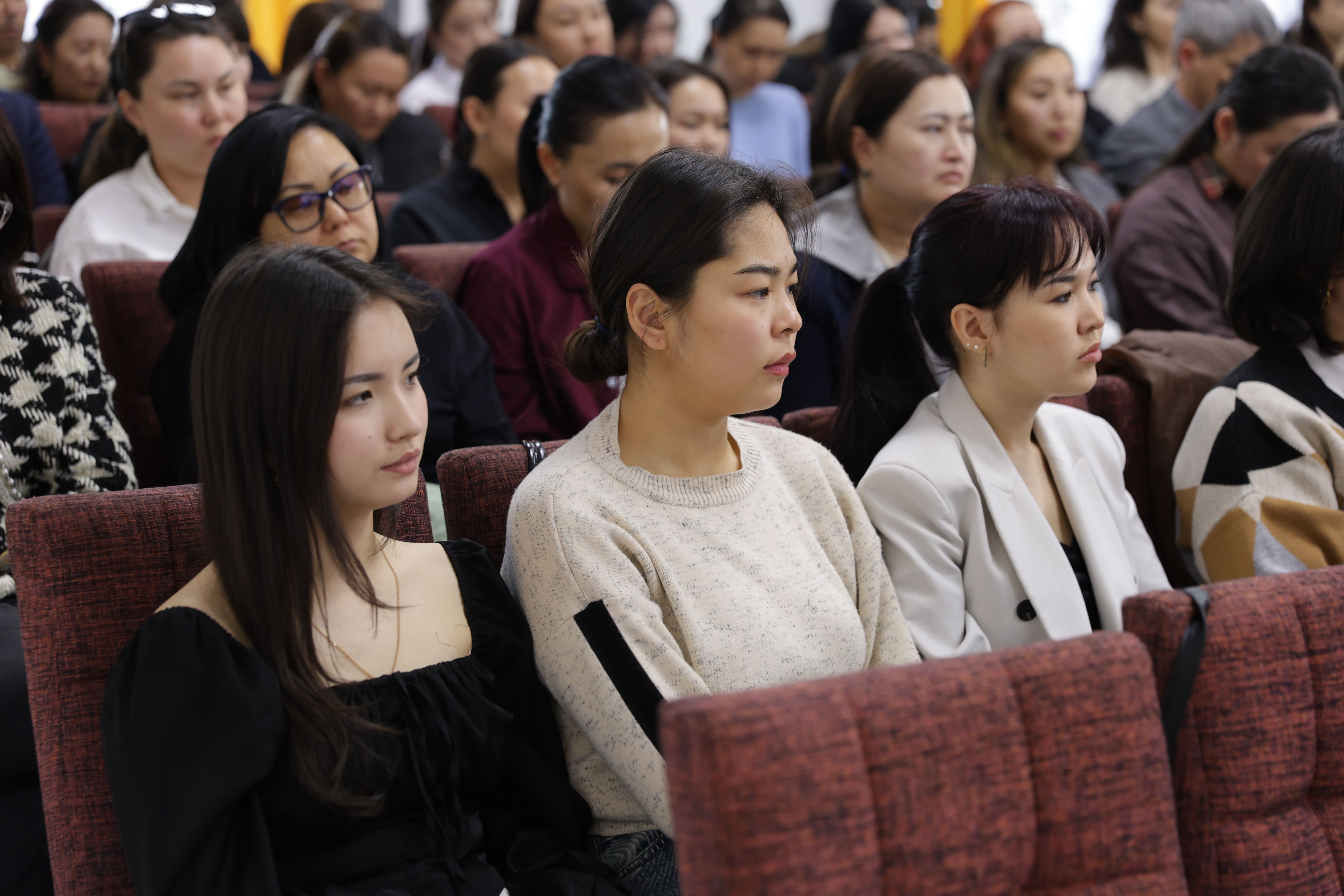 Жас ғалымдар мен еуропалық дипломаттар диалогы