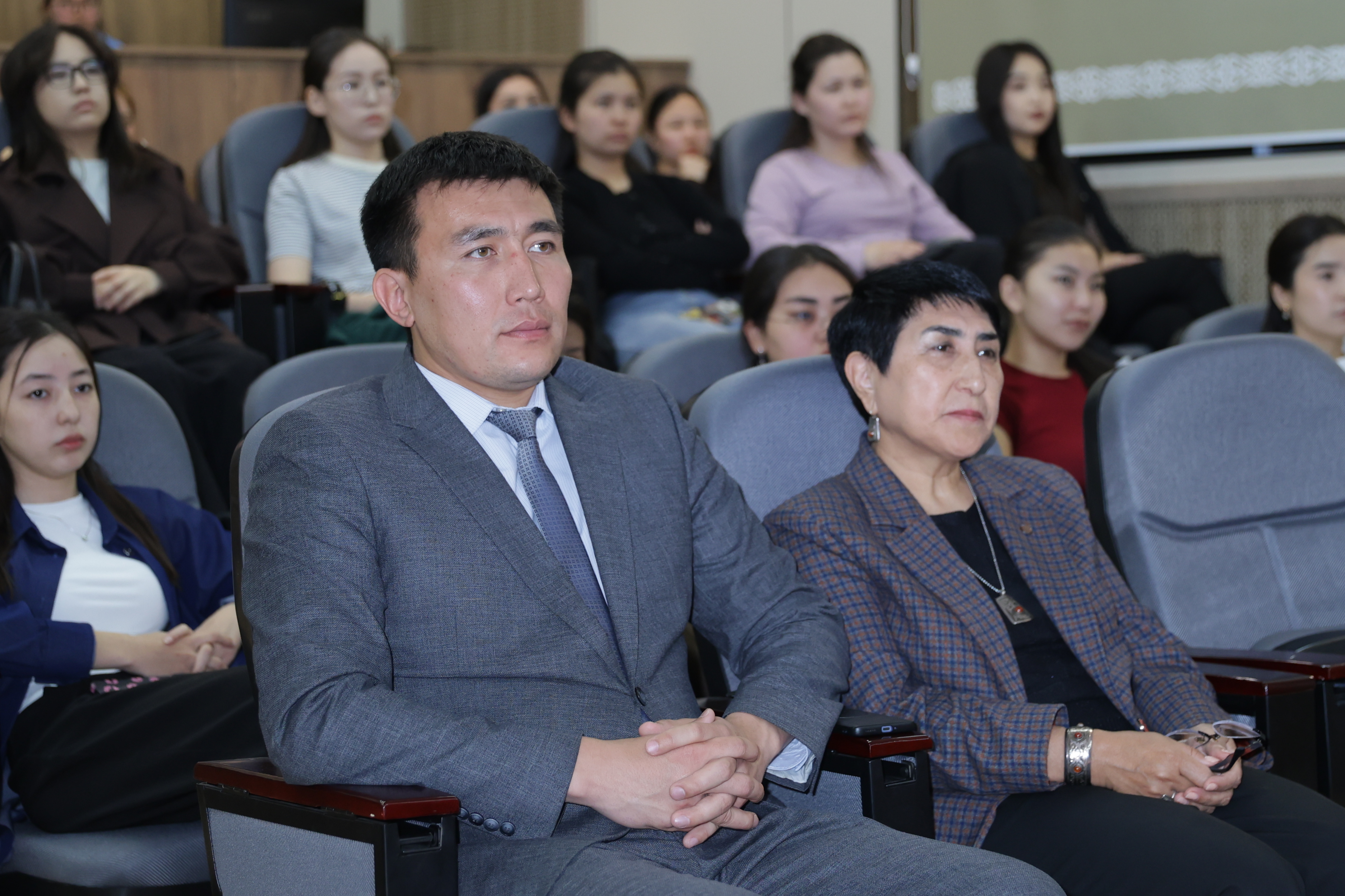 Академиялық адалдық және жемқорлықсыз қоғам: Шәкәрім университетіндегі ашық диалог