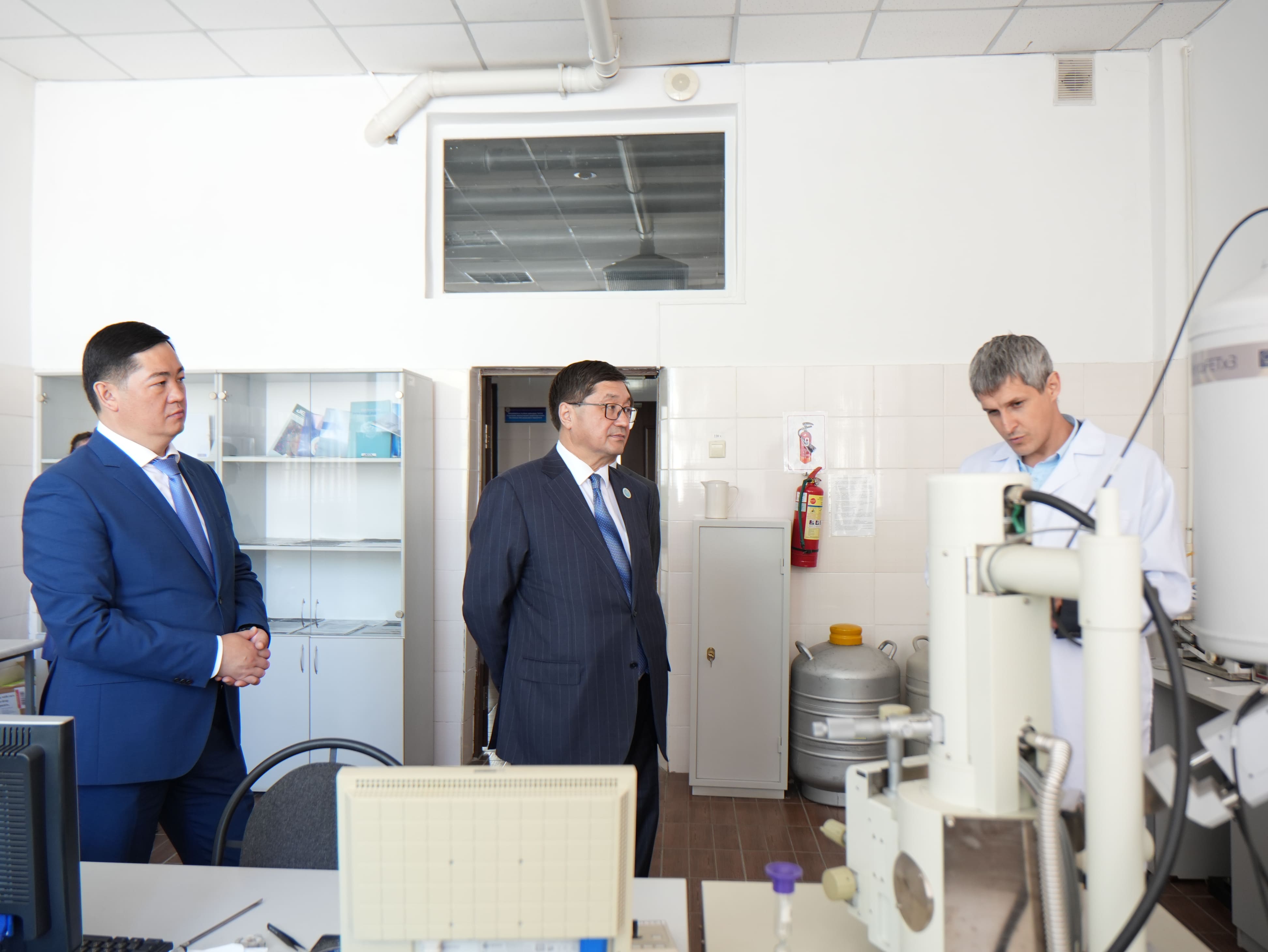 Конституциялық Сот өкілдері Шәкәрім университетінде дәріс оқыды