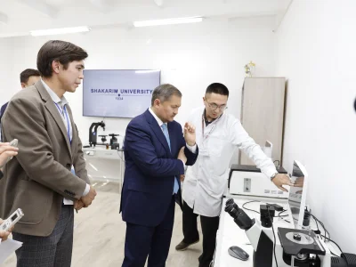 Министр Саясат Нурбек посетил модернизированные объекты Университета Шакарима