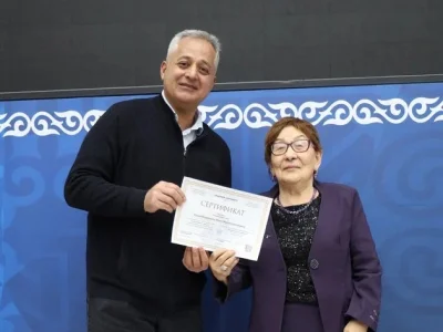 Сексен бесінде сертификат алған ұстаз