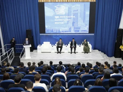 ШКОЛА ГОССЛУЖАЩИХ: СТАРТ ДЛЯ ЦЕЛЕУСТРЕМЛЕННЫХ