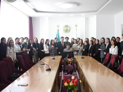 РЕКТОР ВСТРЕТИЛСЯ С АКТИВИСТАМИ ФАКУЛЬТЕТА ФИЛОЛОГИИ