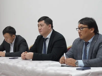 РЕКТОР УНИВЕРСИТЕТА ВСТРЕТИЛСЯ С КОЛЛЕКТИВОМ