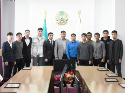 РЕКТОР ВСТРЕТИЛСЯ С ФУТБОЛЬНОЙ КОМАНДОЙ