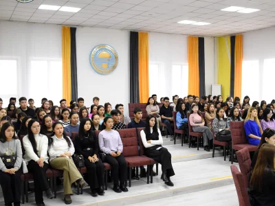 РЕКТОР ВСТРЕТИЛСЯ С МОЛОДЕЖЬЮ