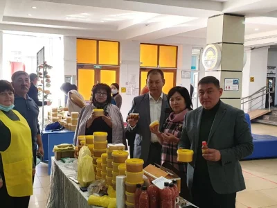 В ШАКАРИМЕ ПРОШЛА ВЫСТАВКА МЁДА