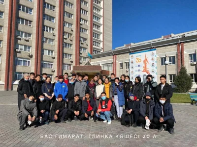 ОСЕННИЙ СУББОТНИК ПРОШЕЛ В УНИВЕРСИТЕТЕ ИМ.ШАКАРИМА