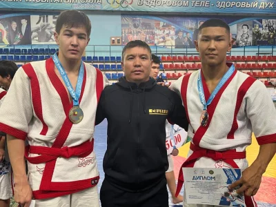 ҚОС БАЛУАН ЖЕҢІС ТҰҒЫРЫНАН КӨРІНДІ 